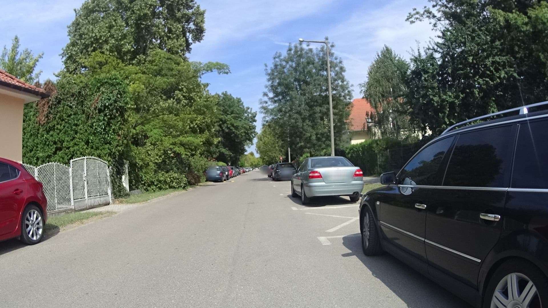 Street view near Árnyas Apartmanház, Balatonlelle — © ramap (CC BY-SA · Mapillary)