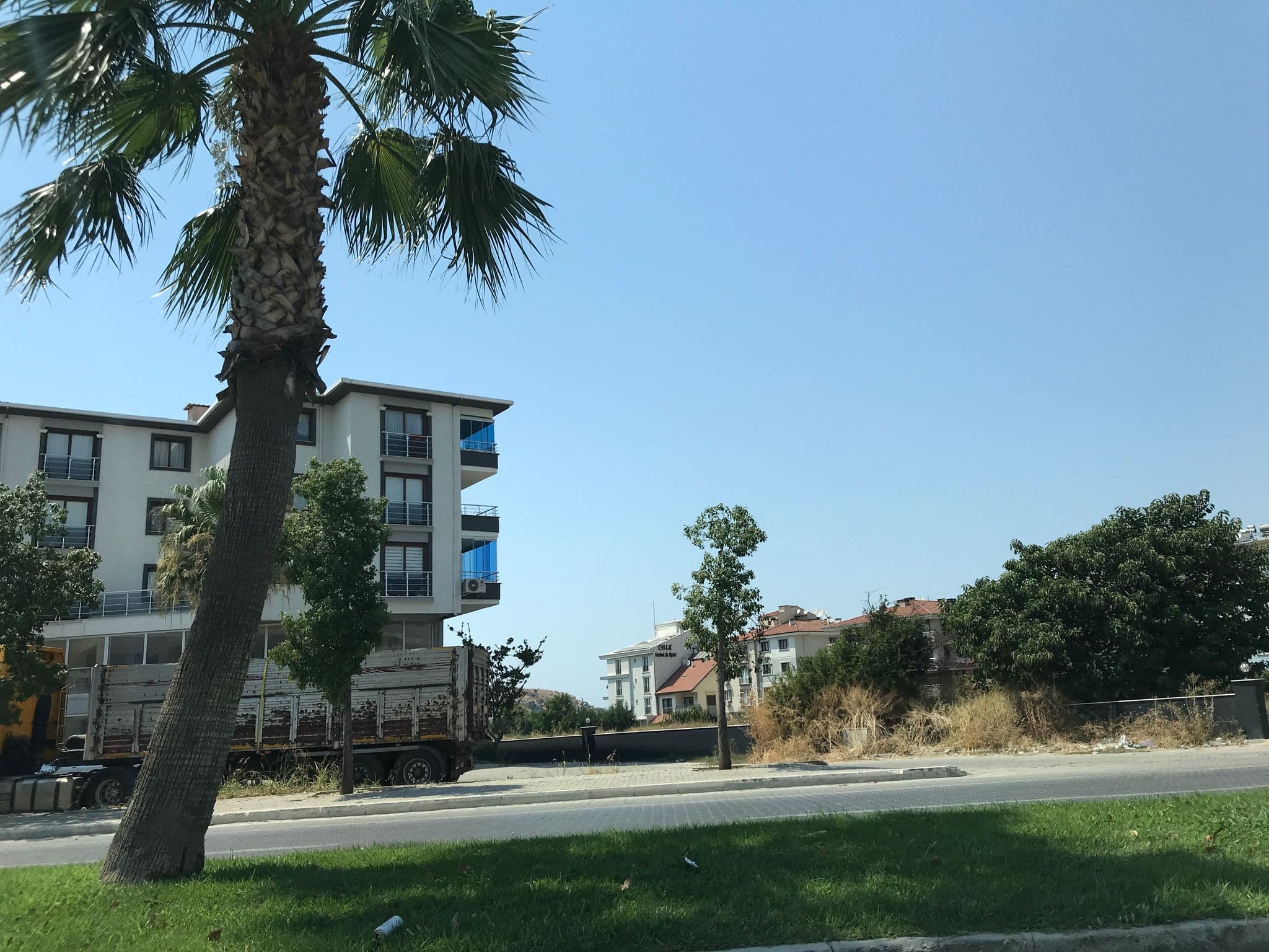Street view near Bola Resort & SPA, Selçuk — © hderinoz (CC BY-SA · Mapillary)