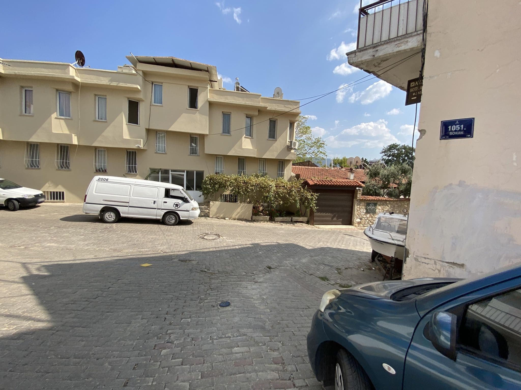 Street view near Livia Hotel, Selçuk — © asturksever (CC BY-SA · Mapillary)