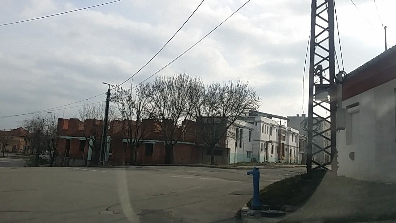 Street view near Gárdi apartmanház, Szekszárd — © utvonalfelmeresek (CC BY-SA · Mapillary)