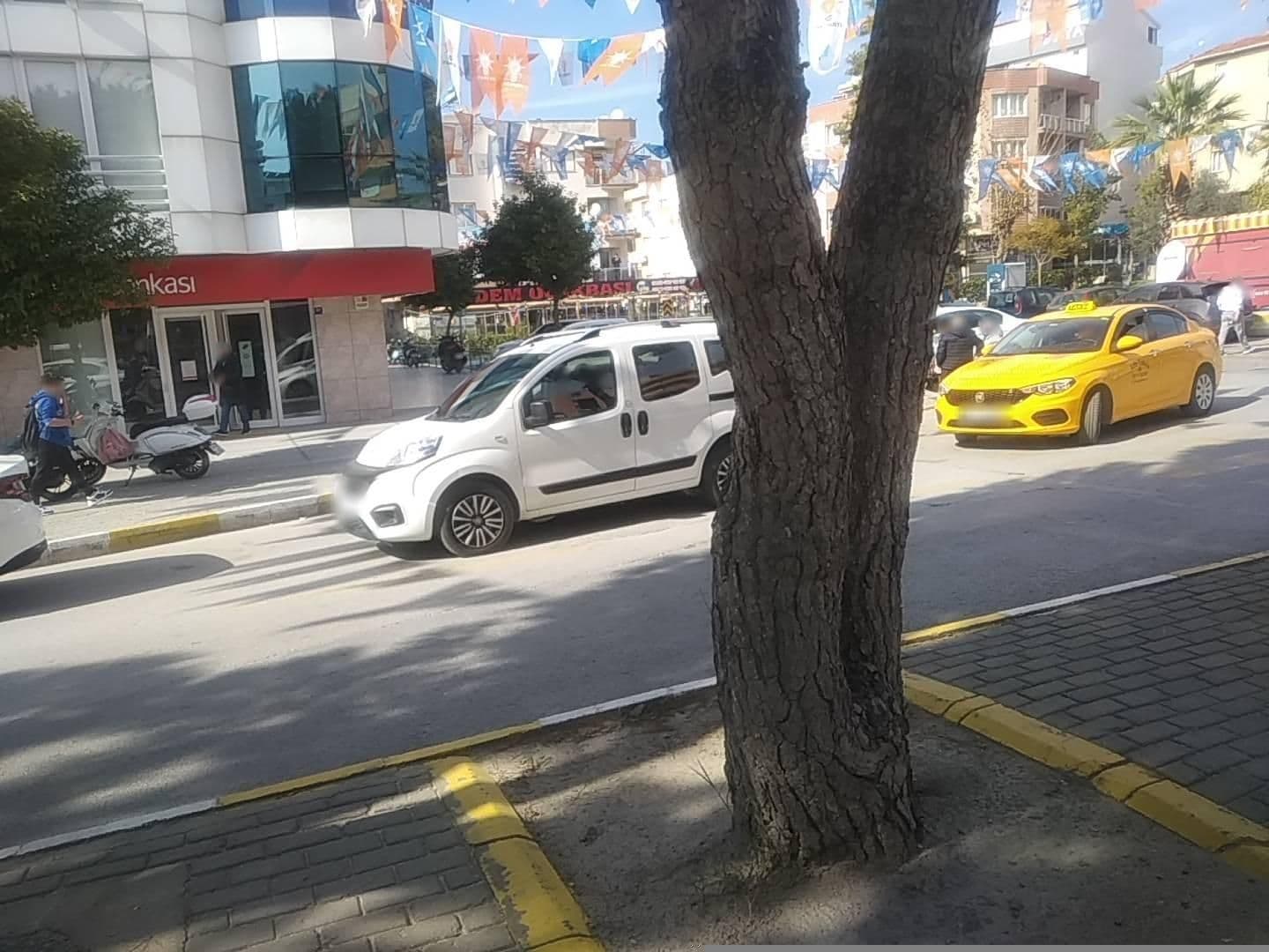 Street view near Dias Hotel Kuşadası, Kuşadası — © amasya05055 (CC BY-SA · Mapillary)