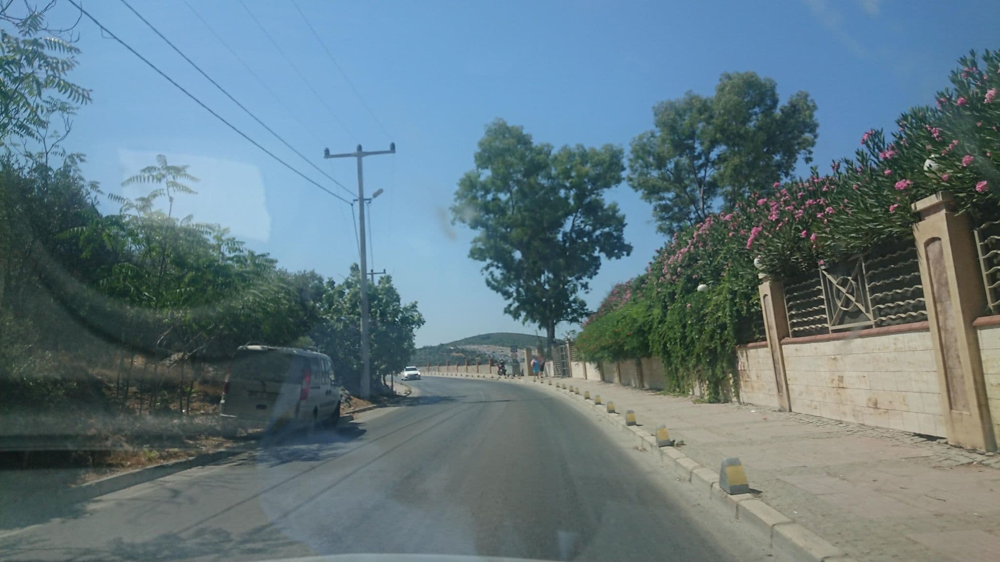 Street view near Tusan Beach Resort Personel Lojmanı, Kuşadası — © kubikanber (CC BY-SA · Mapillary)