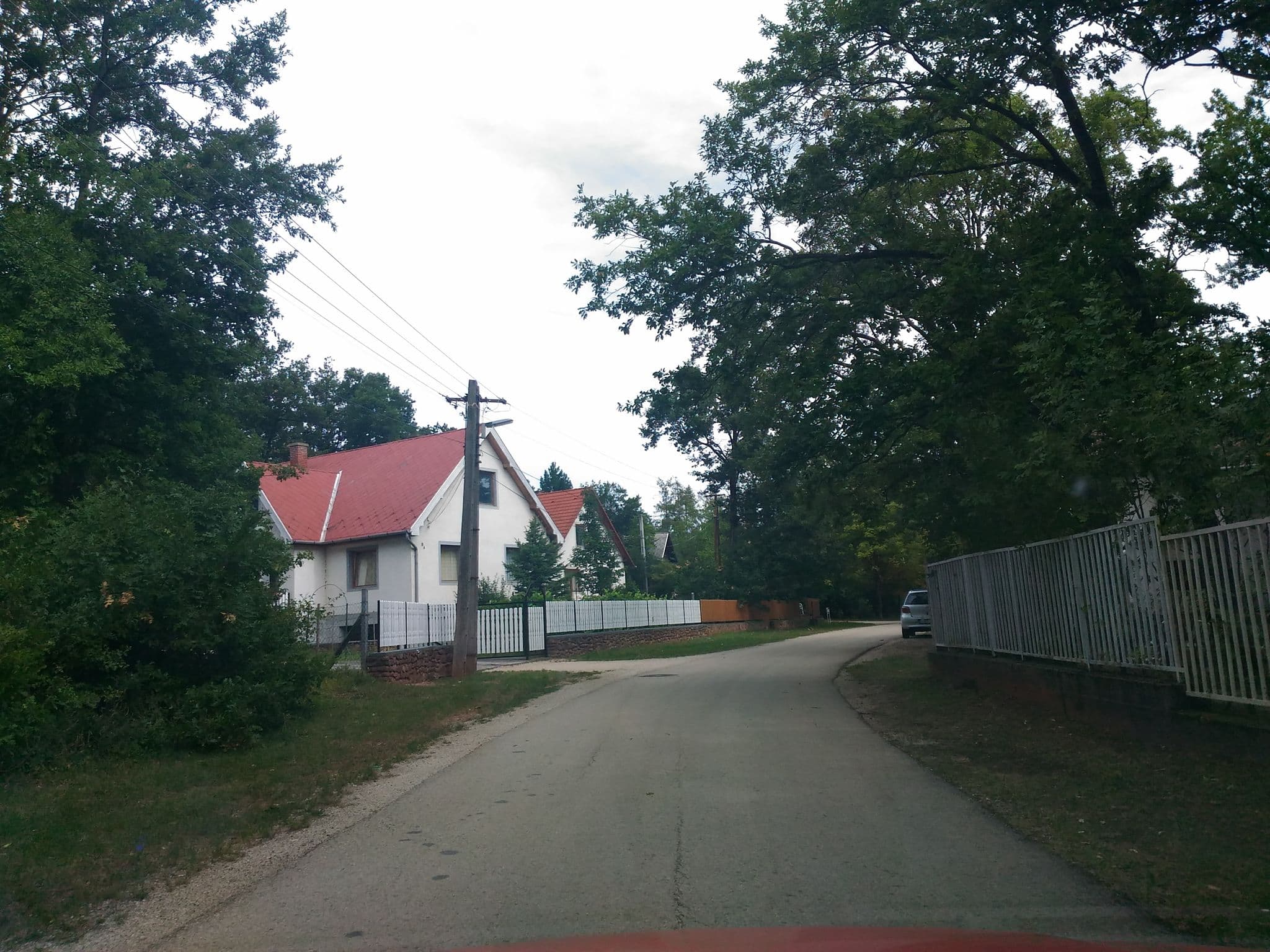Street view near Tölgyfa Panzió, Zánka — © esandorhu (CC BY-SA · Mapillary)
