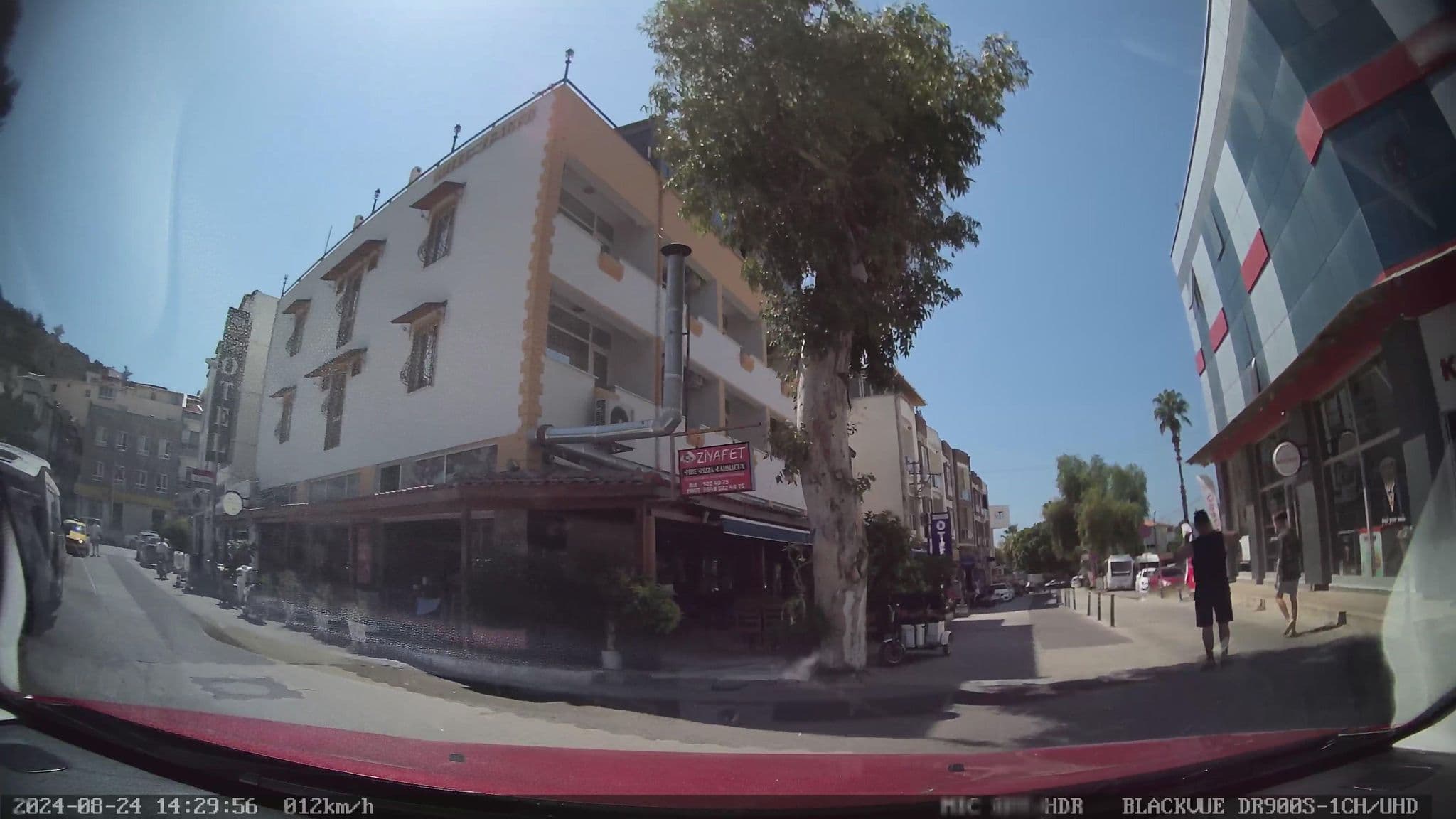 Street view near Zenger Hotel, Güvercinlik — © unen (CC BY-SA · Mapillary)