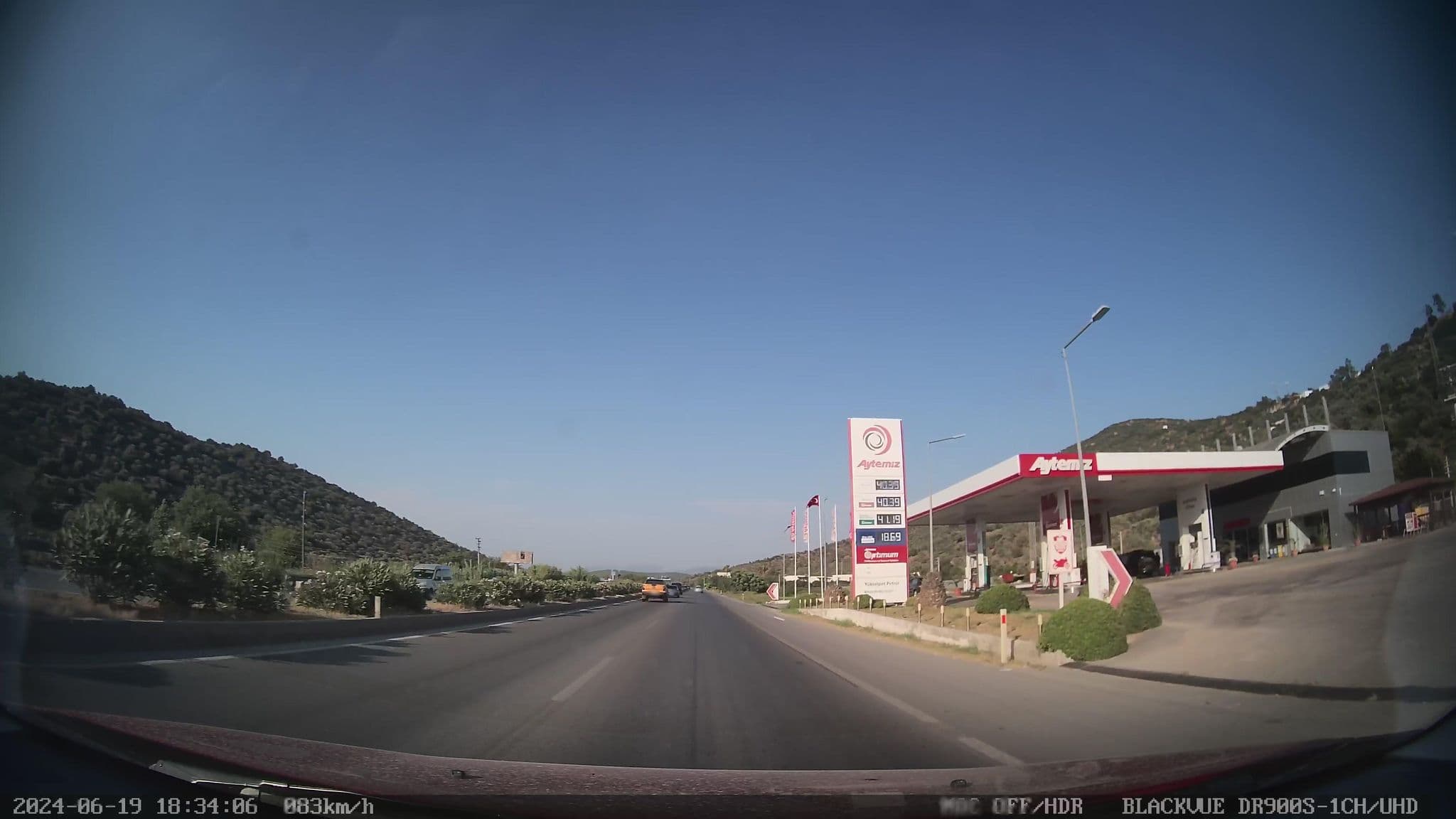 Street view near Vip Suit Villaları, Güvercinlik — © unen (CC BY-SA · Mapillary)
