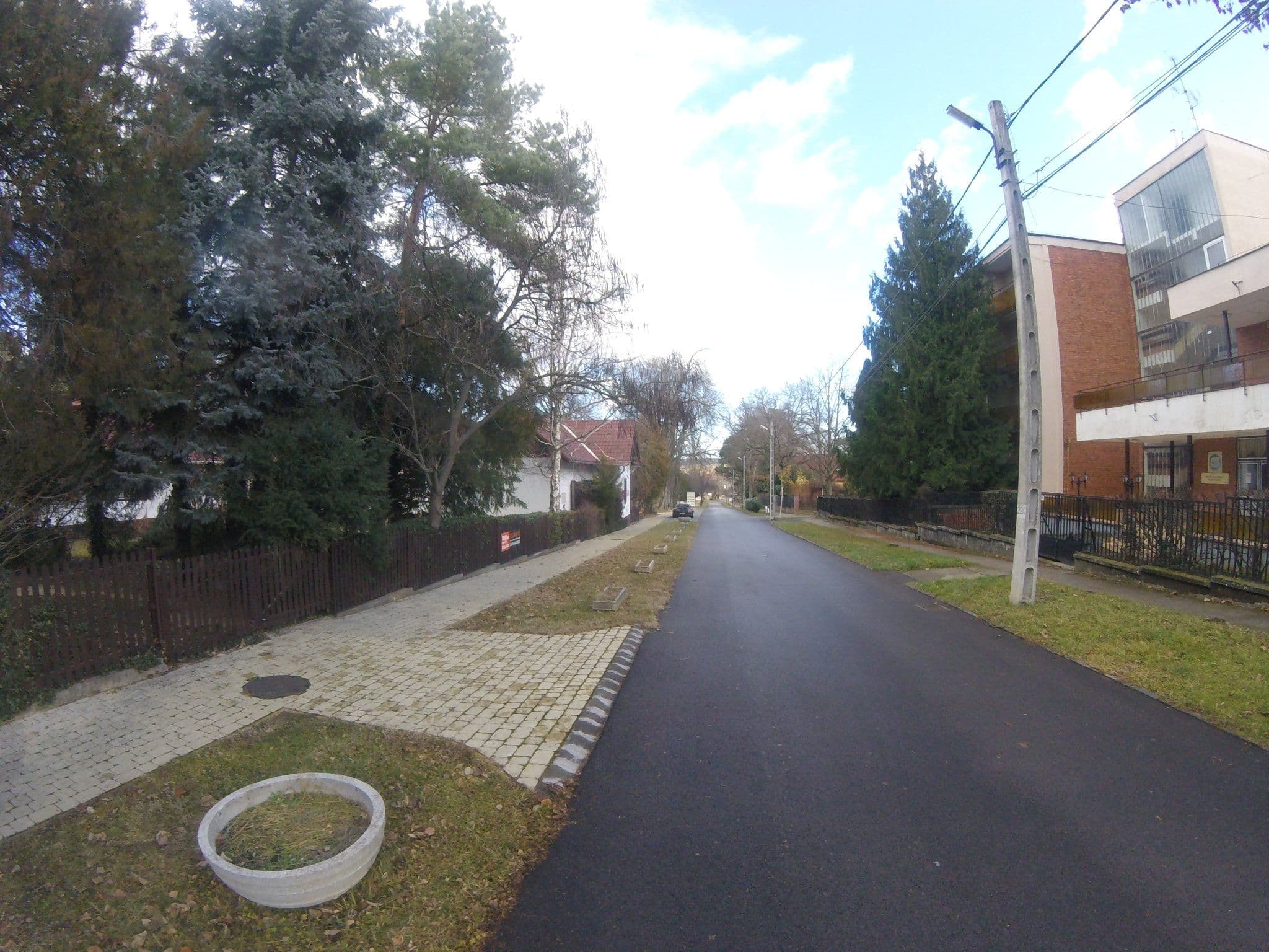 Street view near Aqua Hotel, Balatonföldvár — © utvonalfelmeresek (CC BY-SA · Mapillary)