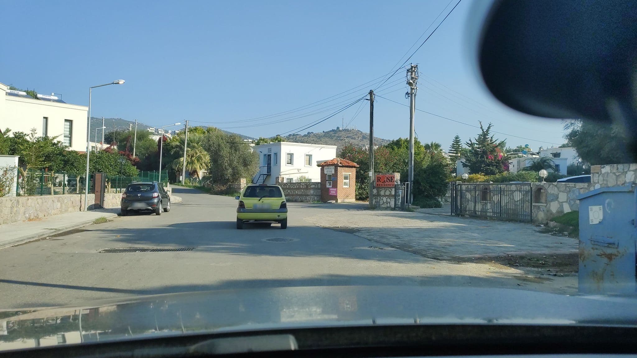 Street view near Pinky Apart Otel, Konacık — © hind (CC BY-SA · Mapillary)