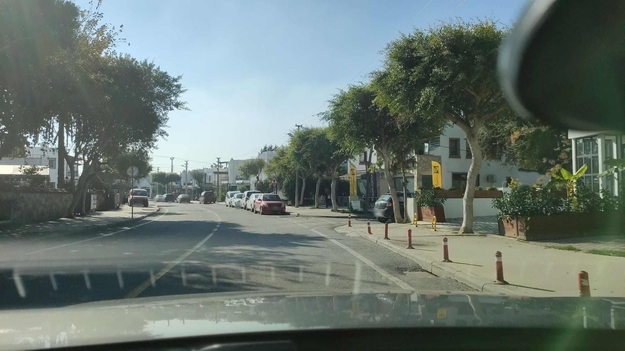 Street view near Queen resort hotel, Konacık — © hind (CC BY-SA · Mapillary)