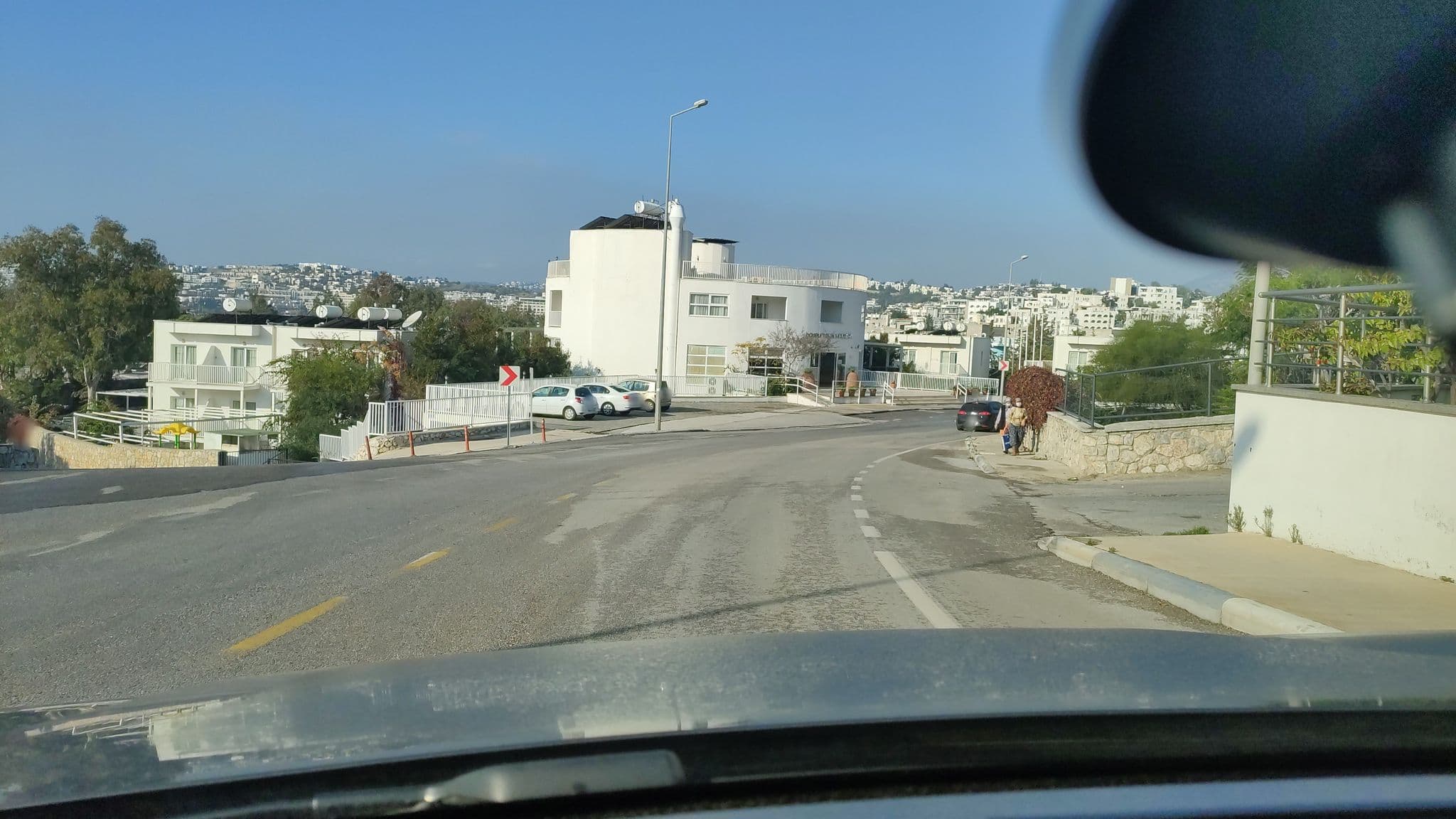 Street view near Ezel' De Hookah, Konacık — © hind (CC BY-SA · Mapillary)