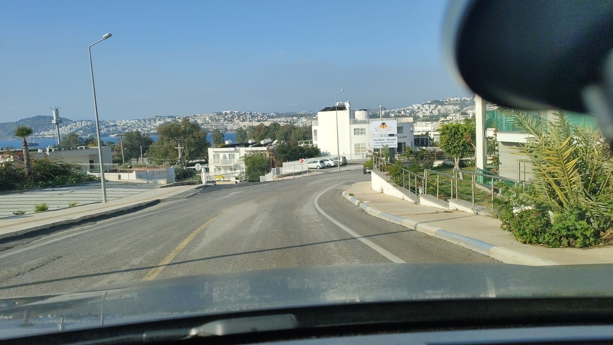 Street view near Royal Palm Residence, Konacık — © hind (CC BY-SA · Mapillary)