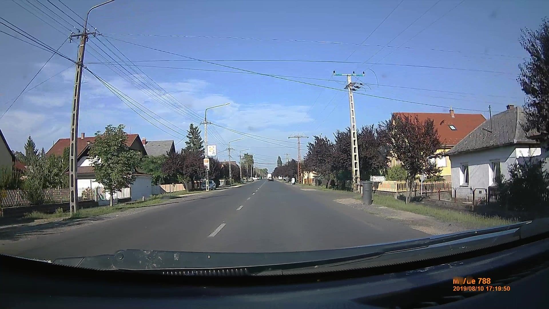Street view near Beáta Nyaralóház, Balatonlelle — © geox123 (CC BY-SA · Mapillary)