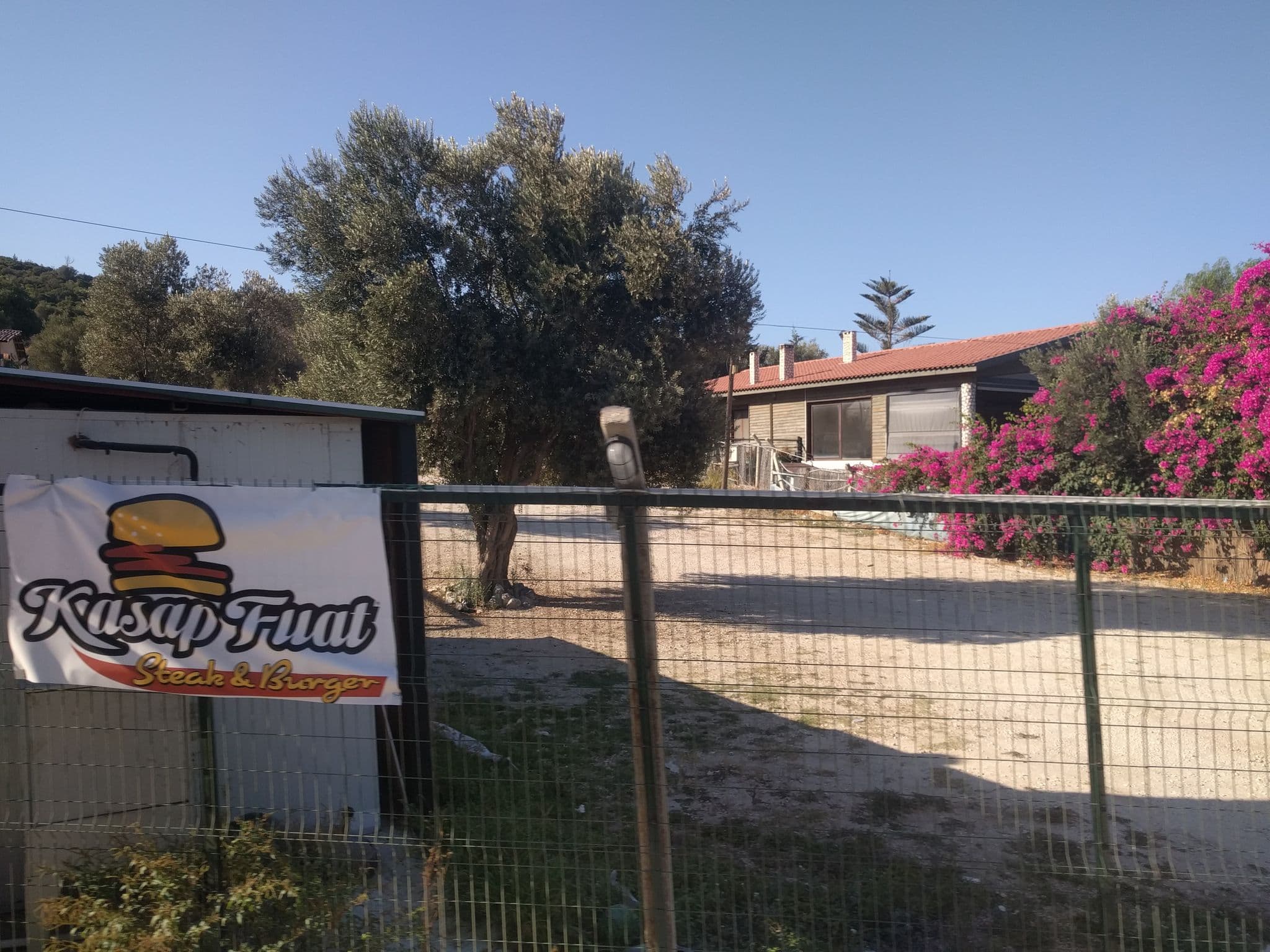 Street view near Ata Butik Hotel, Çeşme — © ubenzer (CC BY-SA · Mapillary)