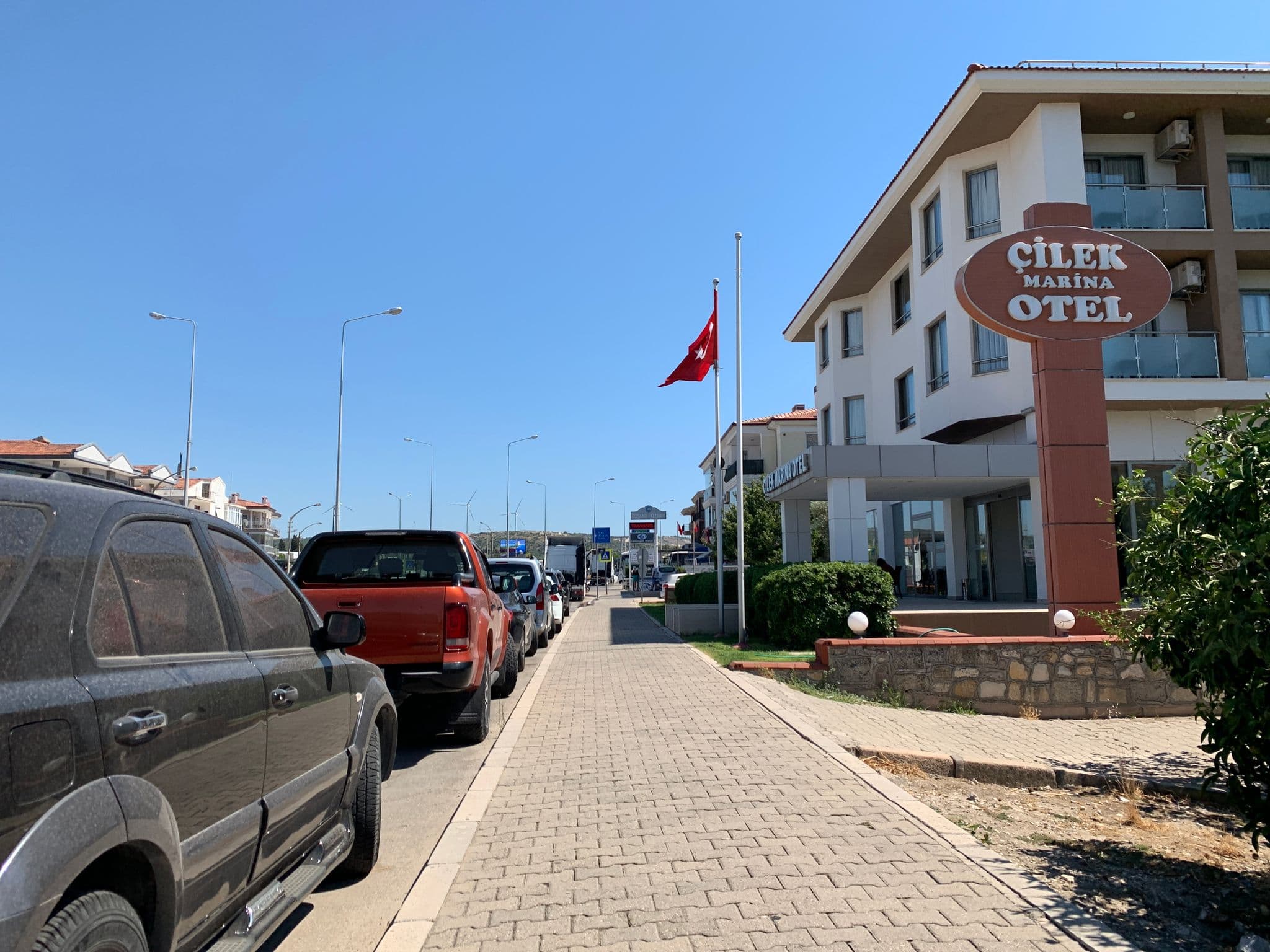 Street view near Çilek Marina Otel, Çeşme — © egorka (CC BY-SA · Mapillary)