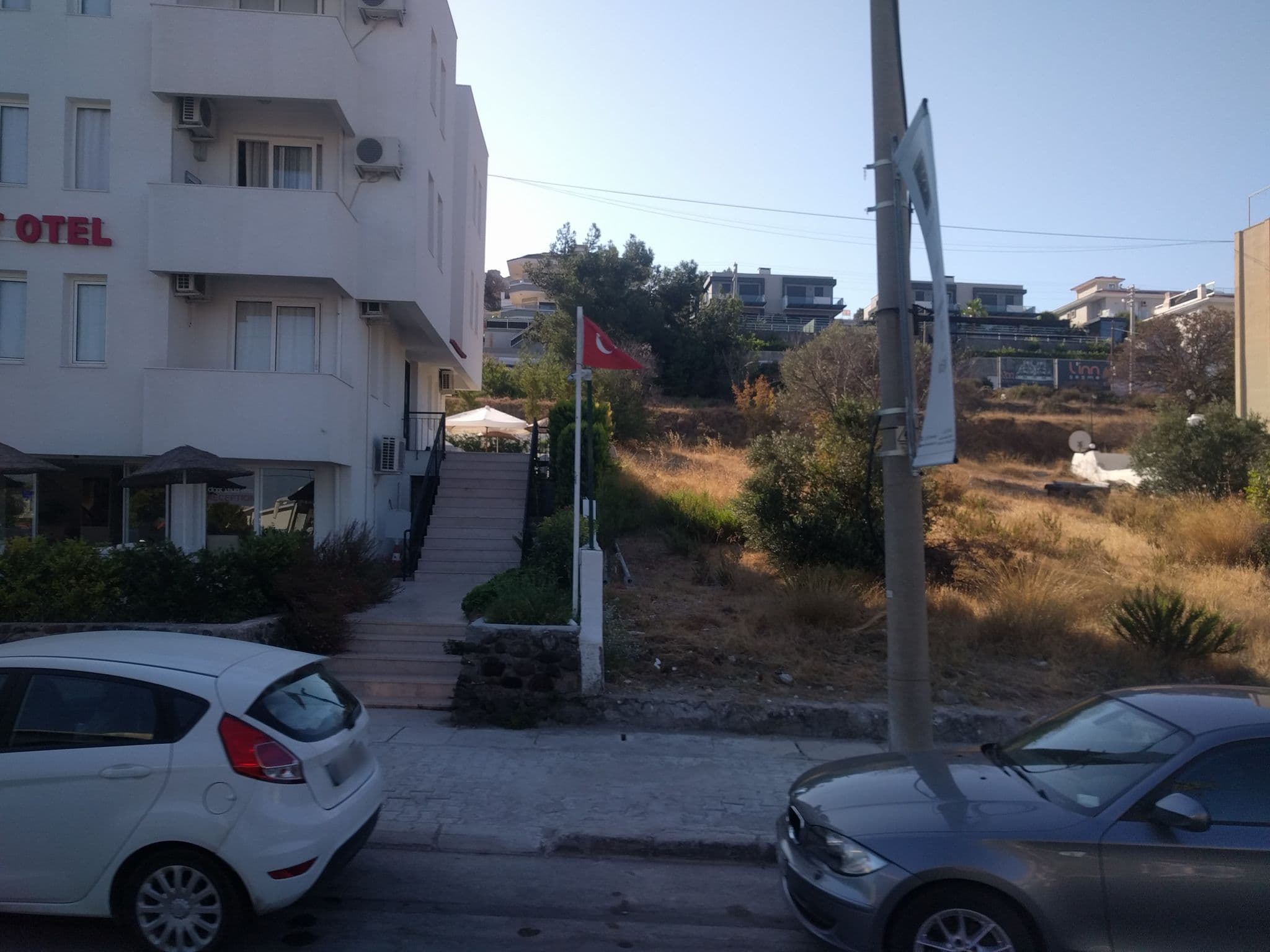 Street view near cicek apart otel, Çeşme — © ubenzer (CC BY-SA · Mapillary)