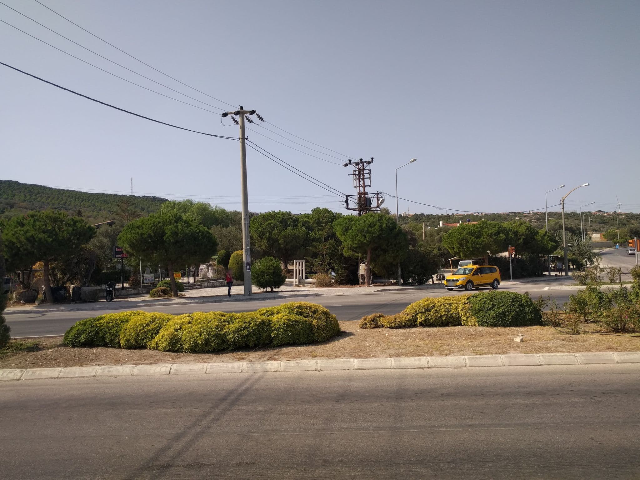 Street view near Harmoni Butik Otel, Çeşme — © ubenzer (CC BY-SA · Mapillary)