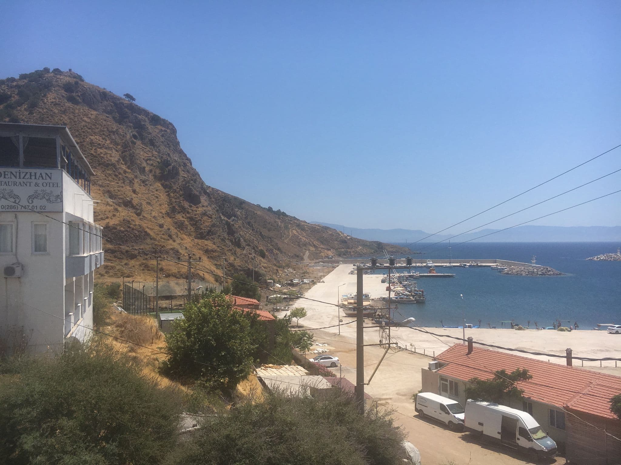 Street view near Denizhan Otel&Restaurant, Gülpınar — © semi (CC BY-SA · Mapillary)