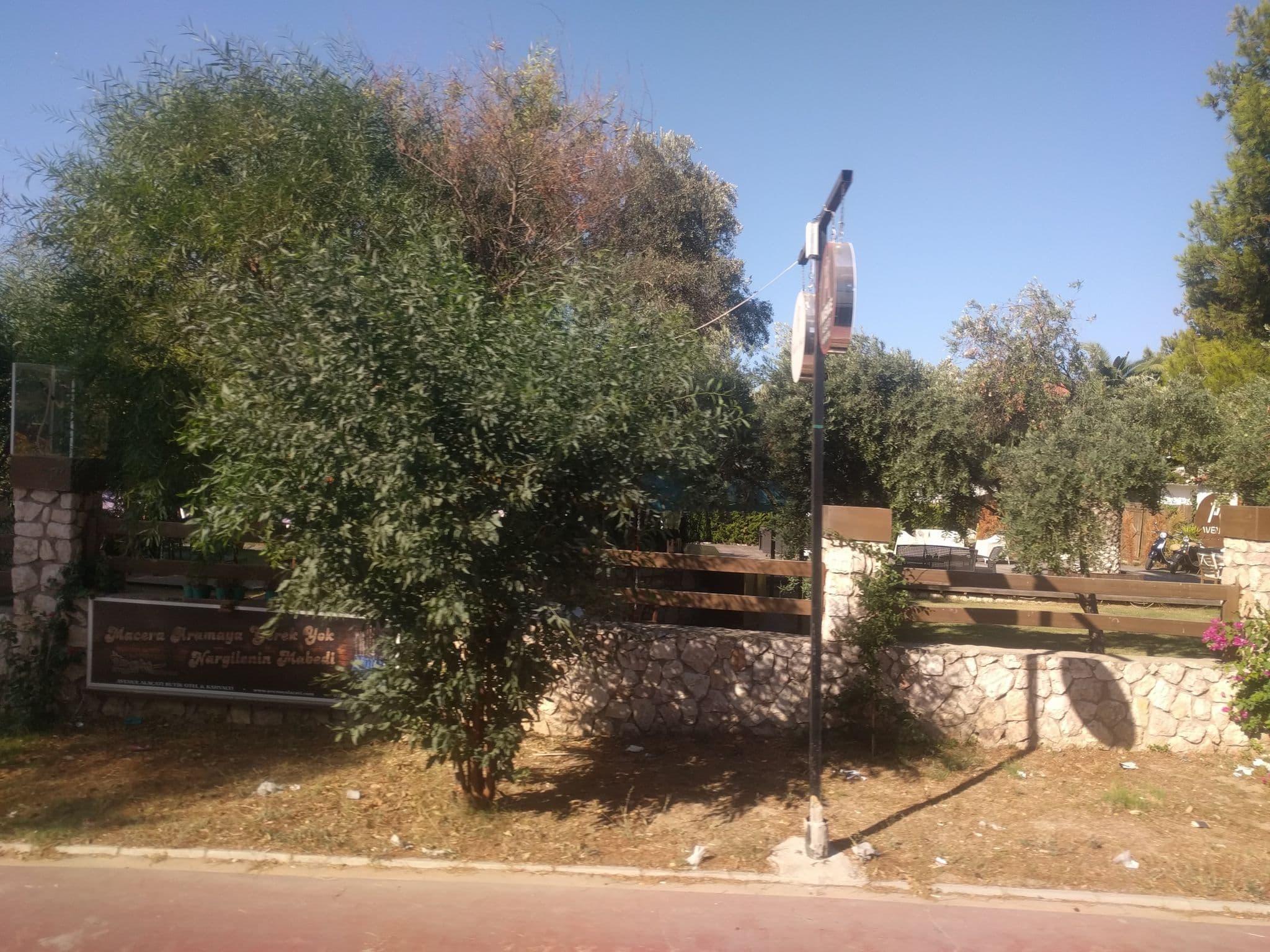 Street view near Avenue Butik Otel & Kahvaltı, Alaçatı — © ubenzer (CC BY-SA · Mapillary)