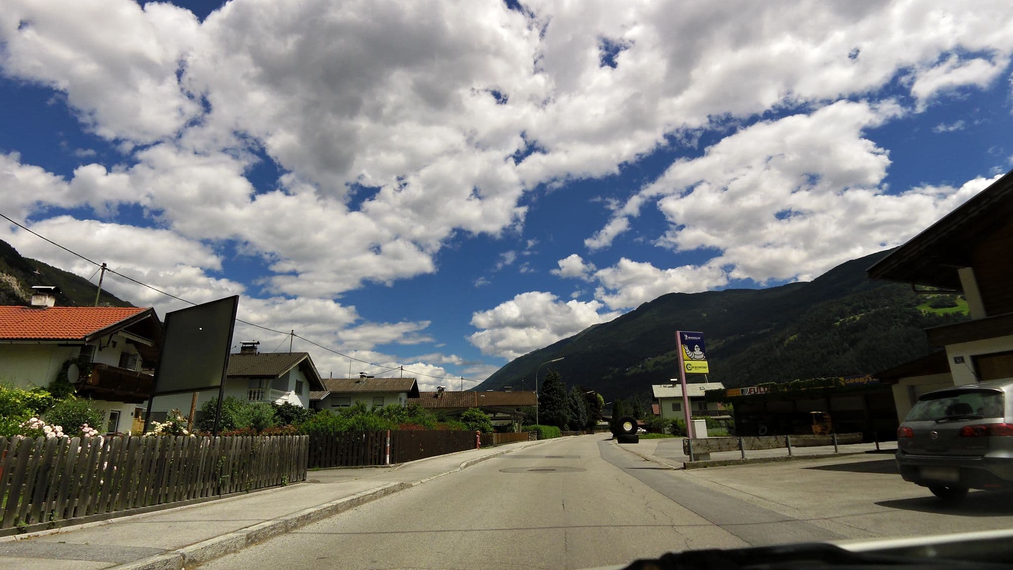 Street view near Outdoor Refugio Otto, Haiming — © kieran (CC BY-SA · Mapillary)