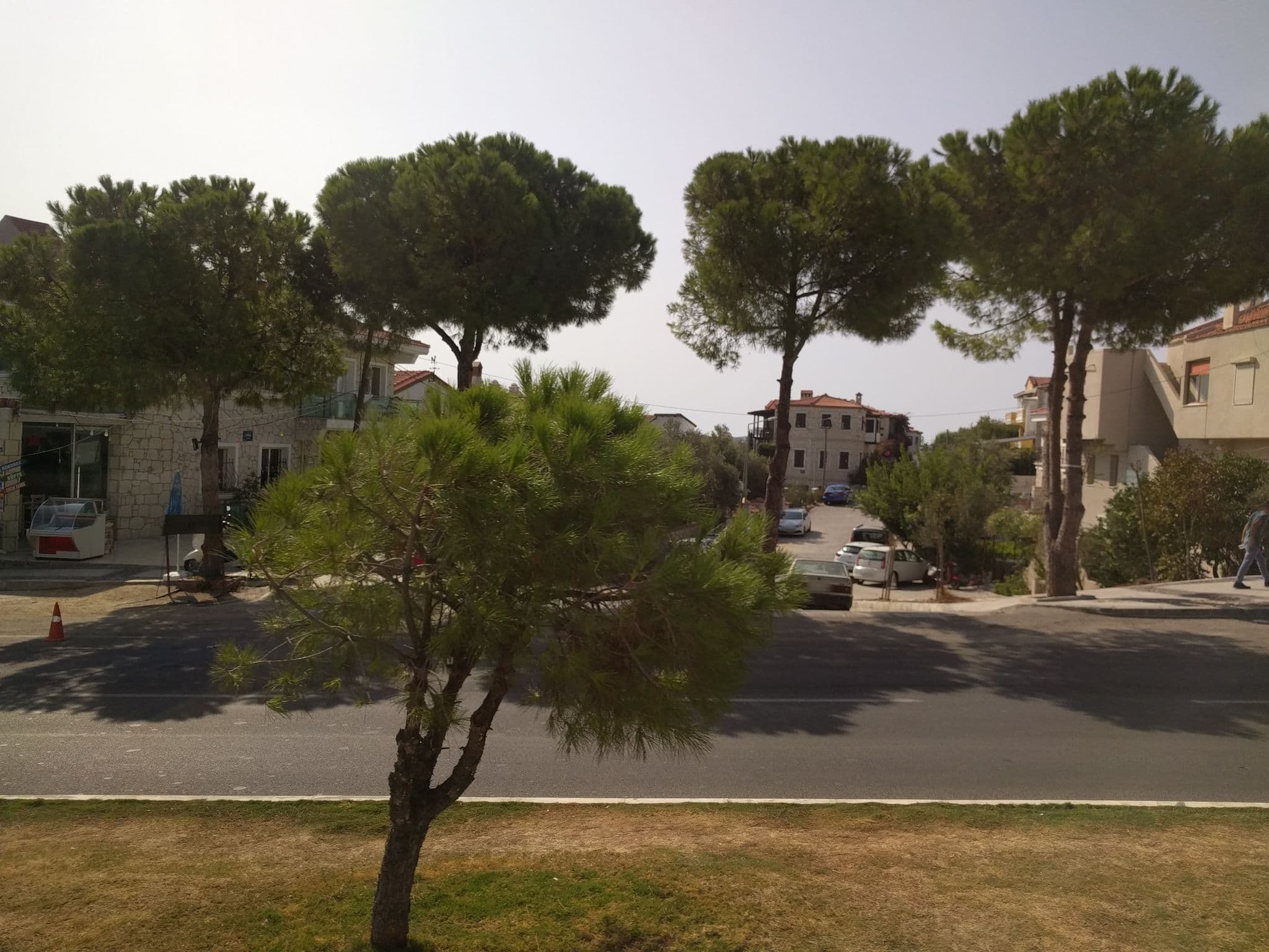 Street view near Ionic Otel, Alaçatı — © ubenzer (CC BY-SA · Mapillary)