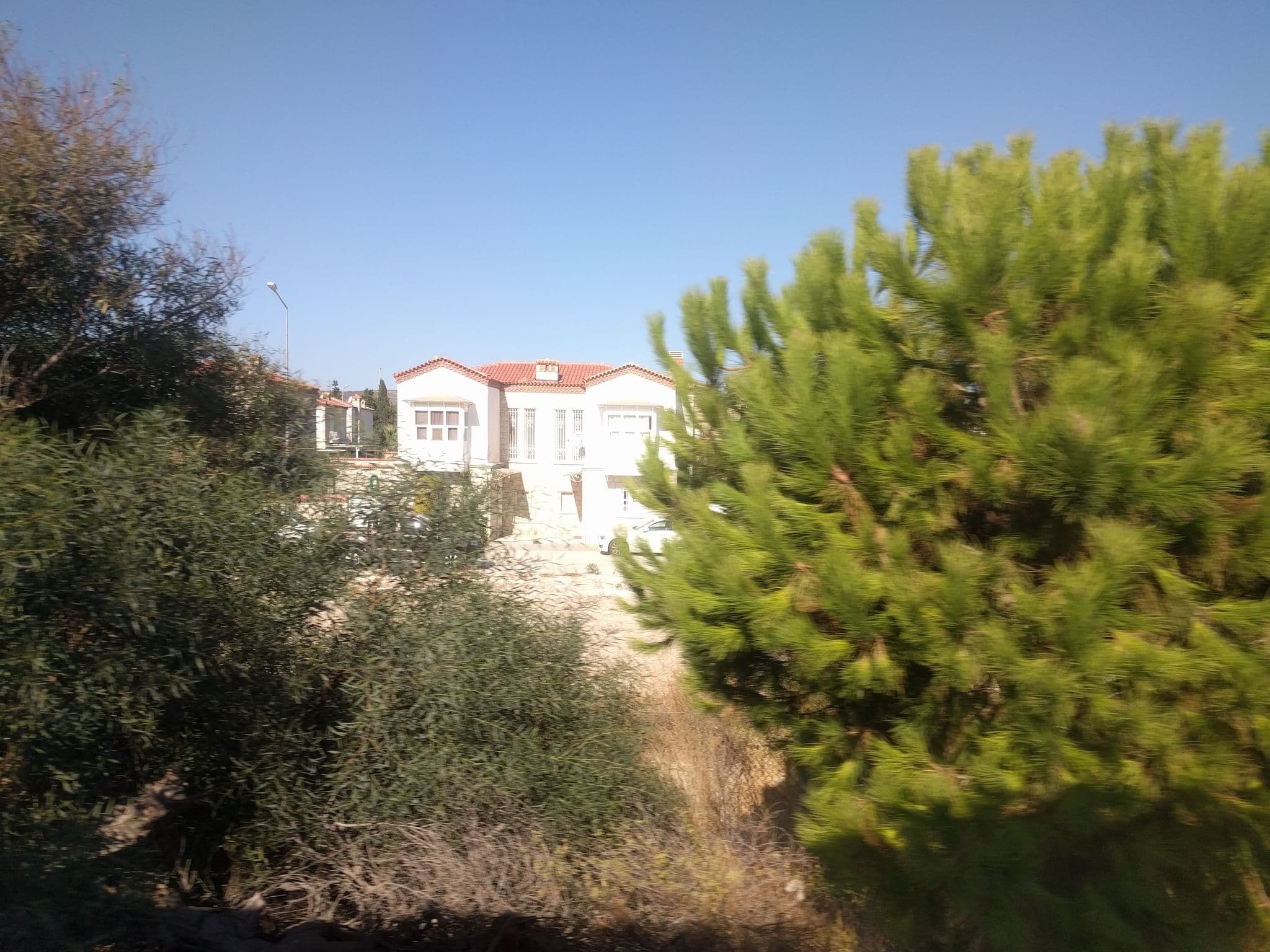 Street view near Zaena Hotel & More Alaçatı, Alaçatı — © ubenzer (CC BY-SA · Mapillary)