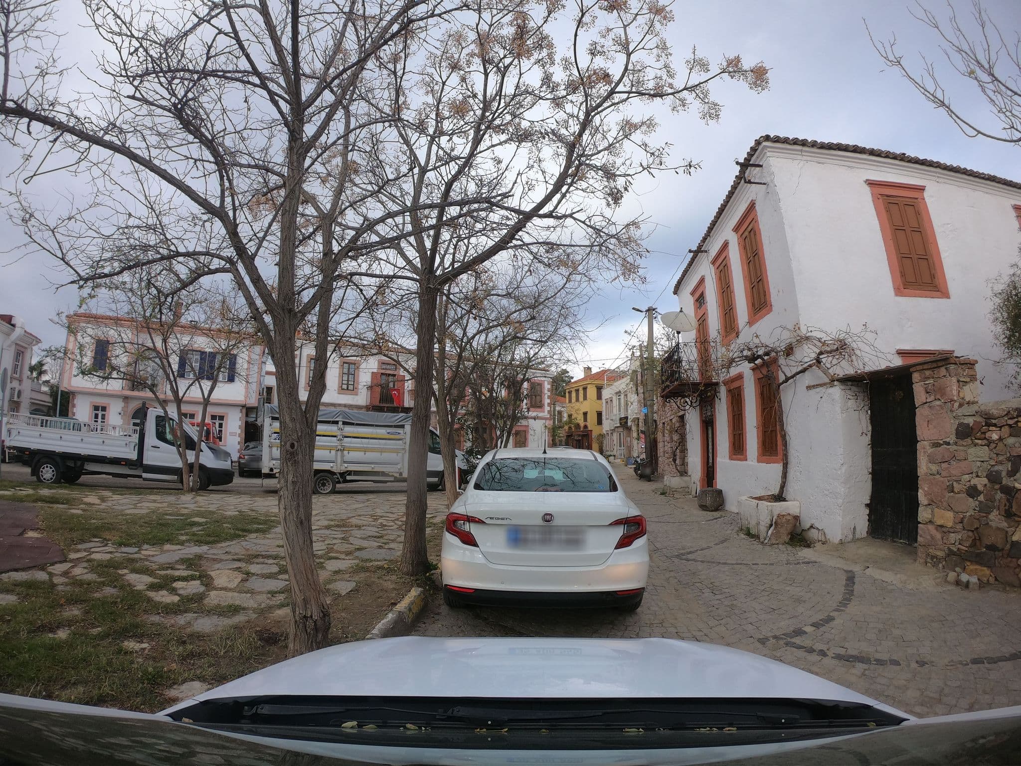 Street view near Koboroz Otel, Ayvalık — © asturksever (CC BY-SA · Mapillary)