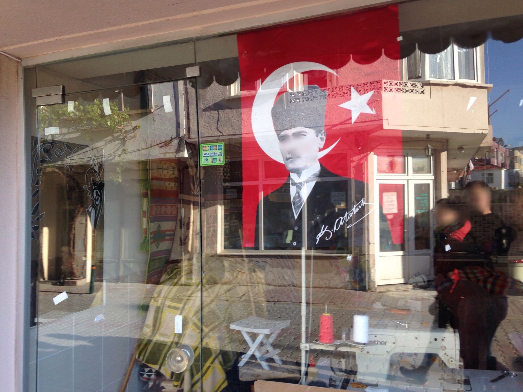 Street view near cengizhan palas hotels, Altınoluk — © wiktorn (CC BY-SA · Mapillary)
