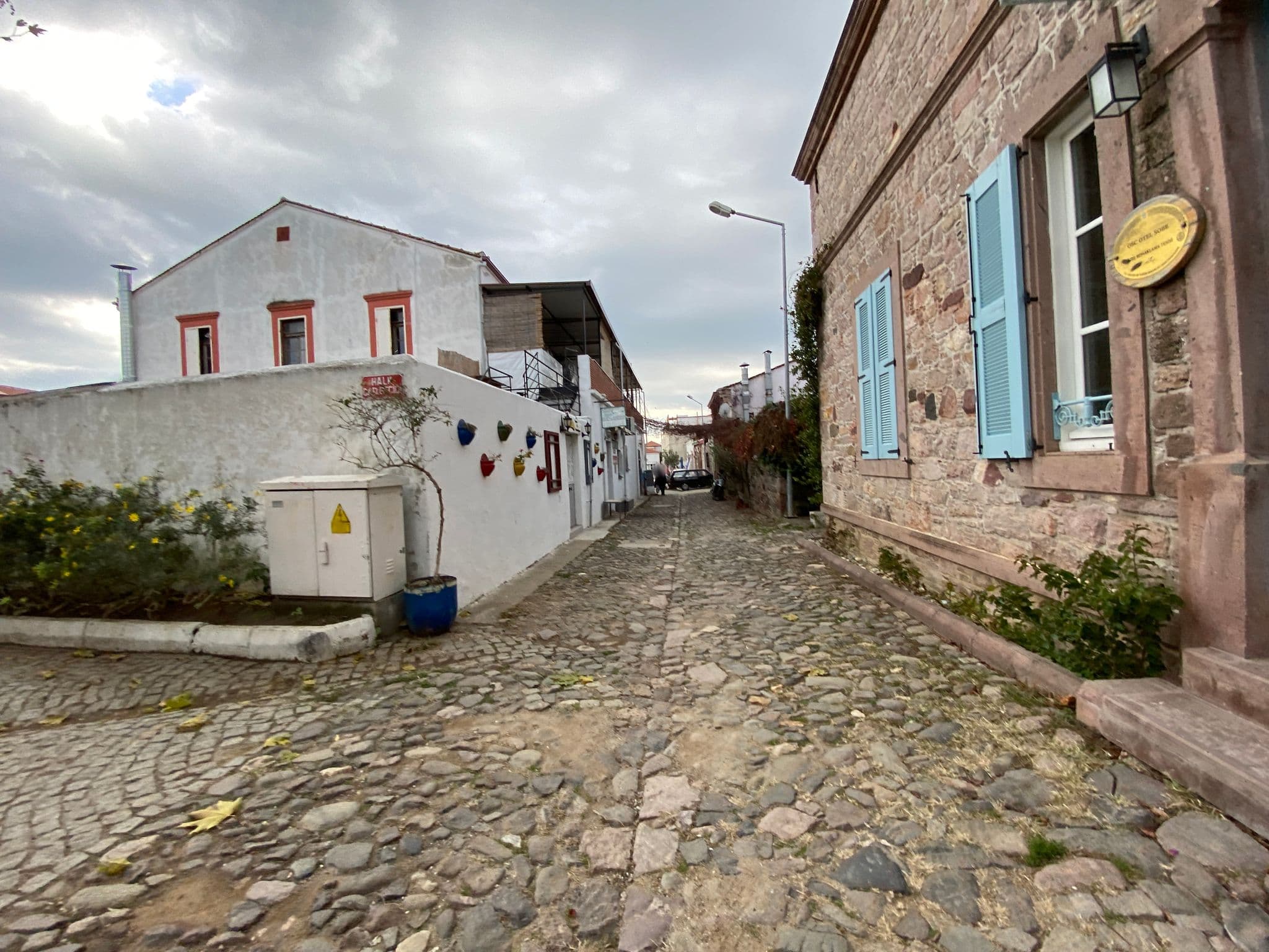 Street view near Cunda Altay Butik Hotel, Ayvalık — © asturksever (CC BY-SA · Mapillary)
