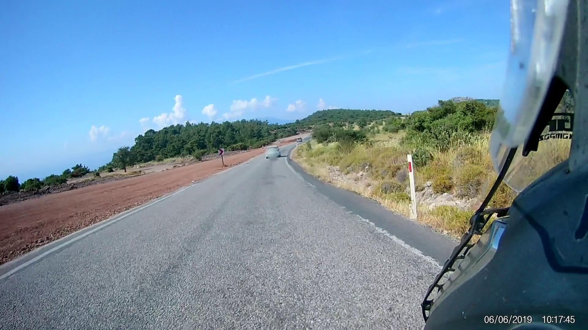 Street view near Dedeoglu Otel, Ayvacık — © unen (CC BY-SA · Mapillary)