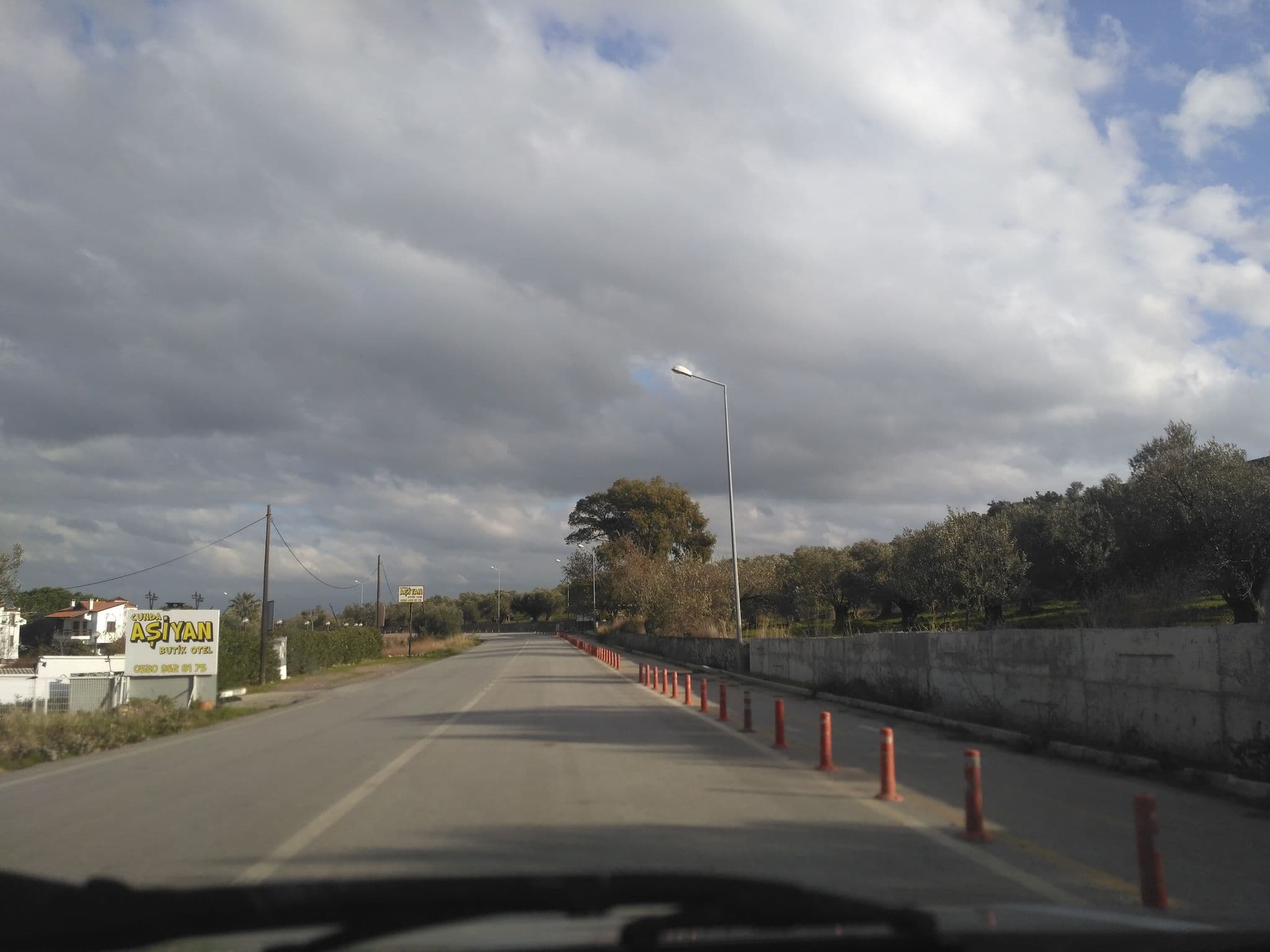 Street view near Cunda Aşiyan Pansiyon, Ayvalık — © uzungo (CC BY-SA · Mapillary)