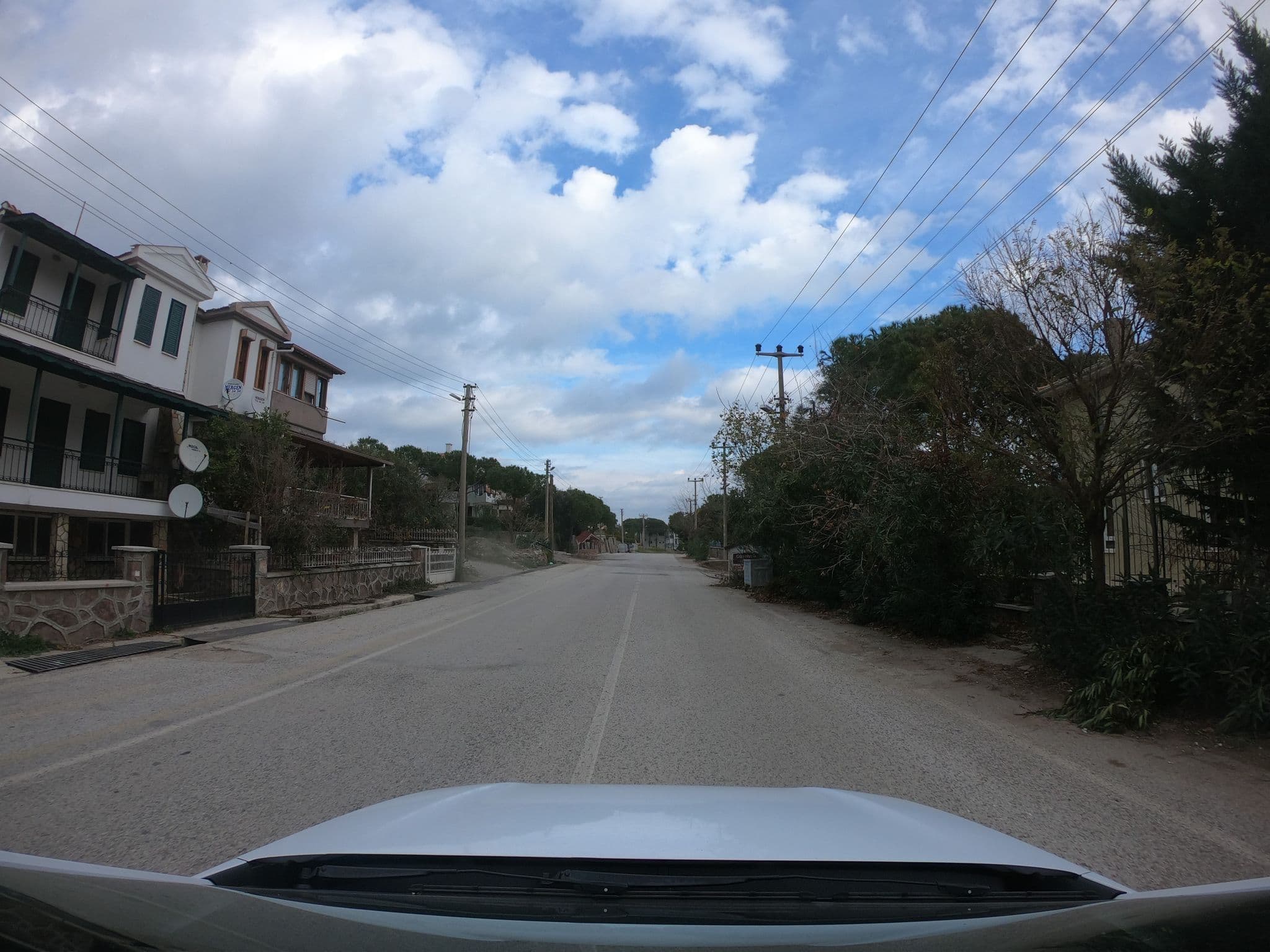 Street view near Rodop Chalet Cunda, Ayvalık — © asturksever (CC BY-SA · Mapillary)