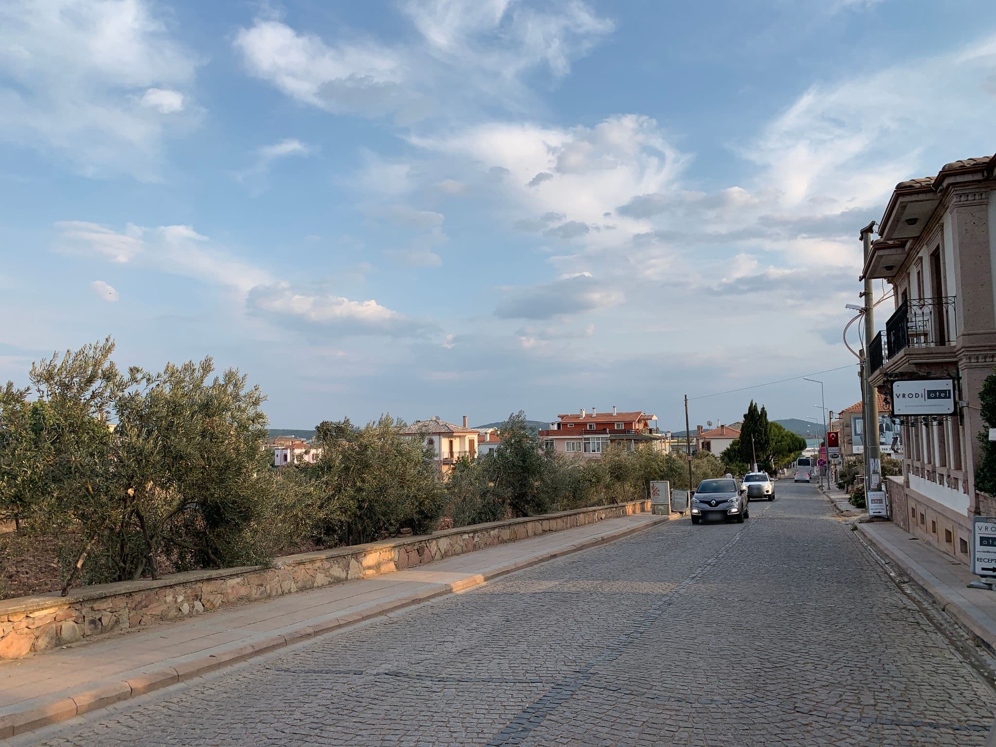 Street view near Vrodi Otel, Ayvalık — © ramses (CC BY-SA · Mapillary)