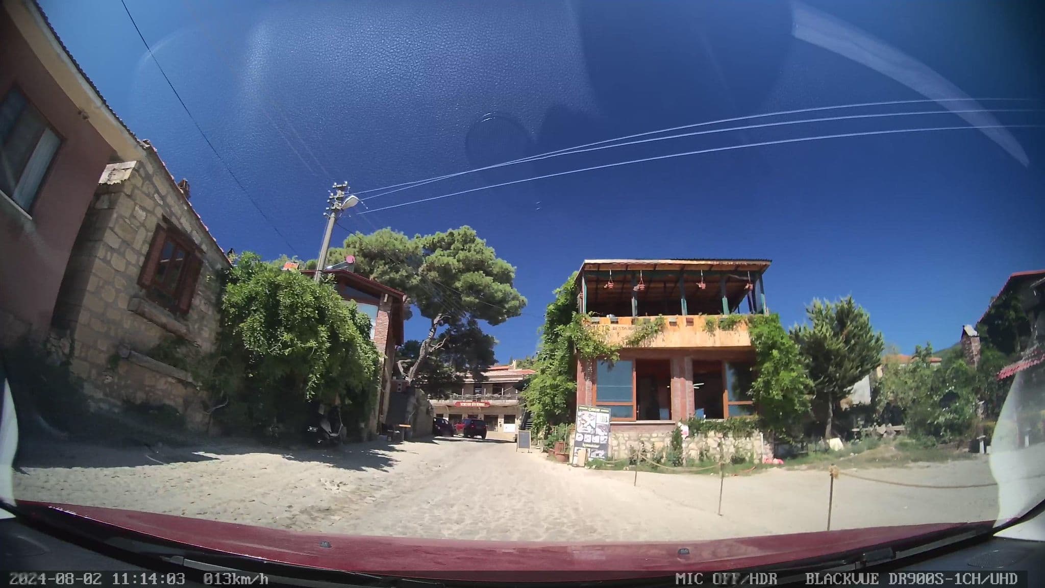 Street view near Moncheri Butik Otel & Restoran, Altınoluk — © unen (CC BY-SA · Mapillary)