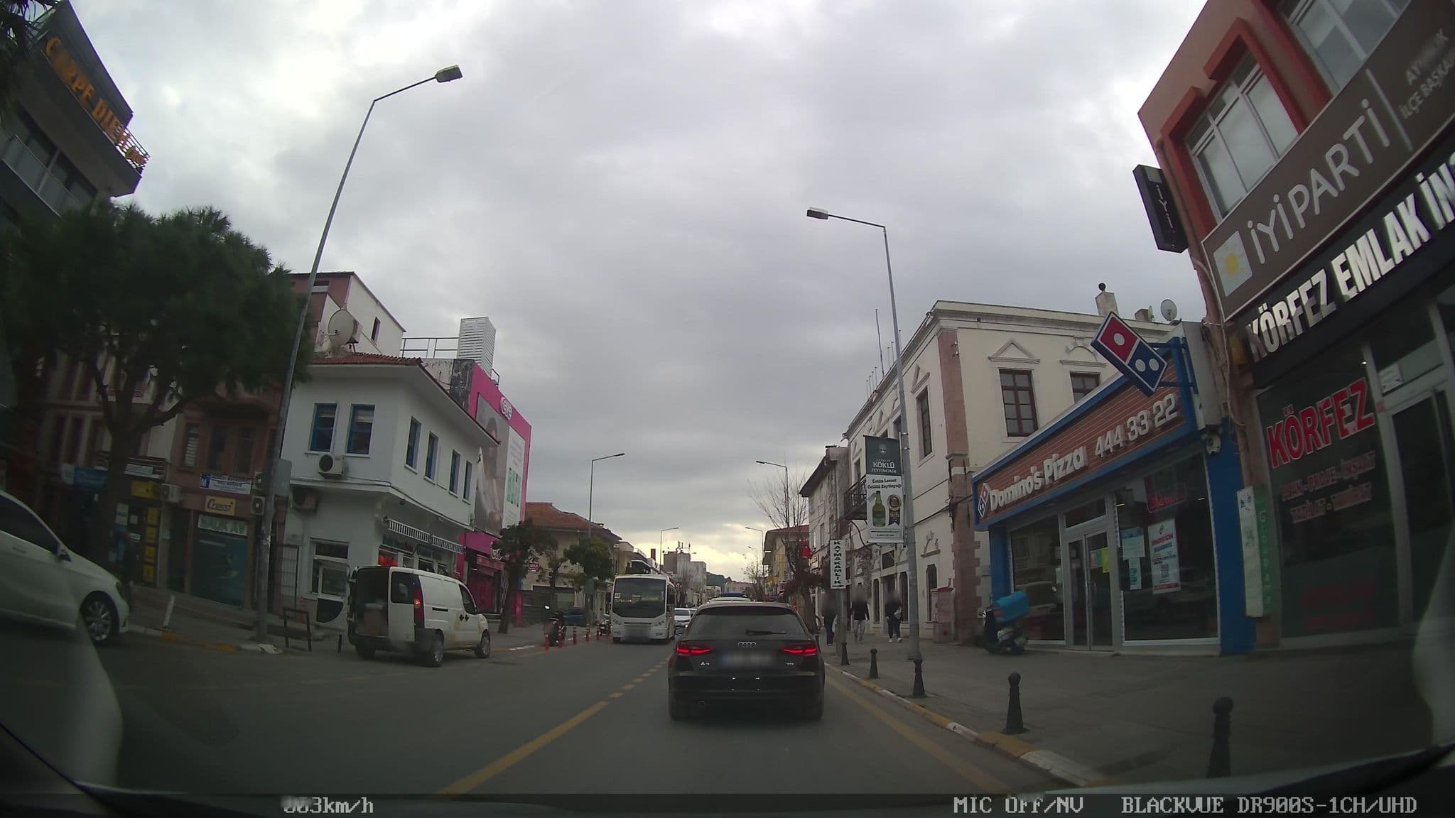 Street view near Savaş Tuna Otel, Ayvalık — © asturksever (CC BY-SA · Mapillary)