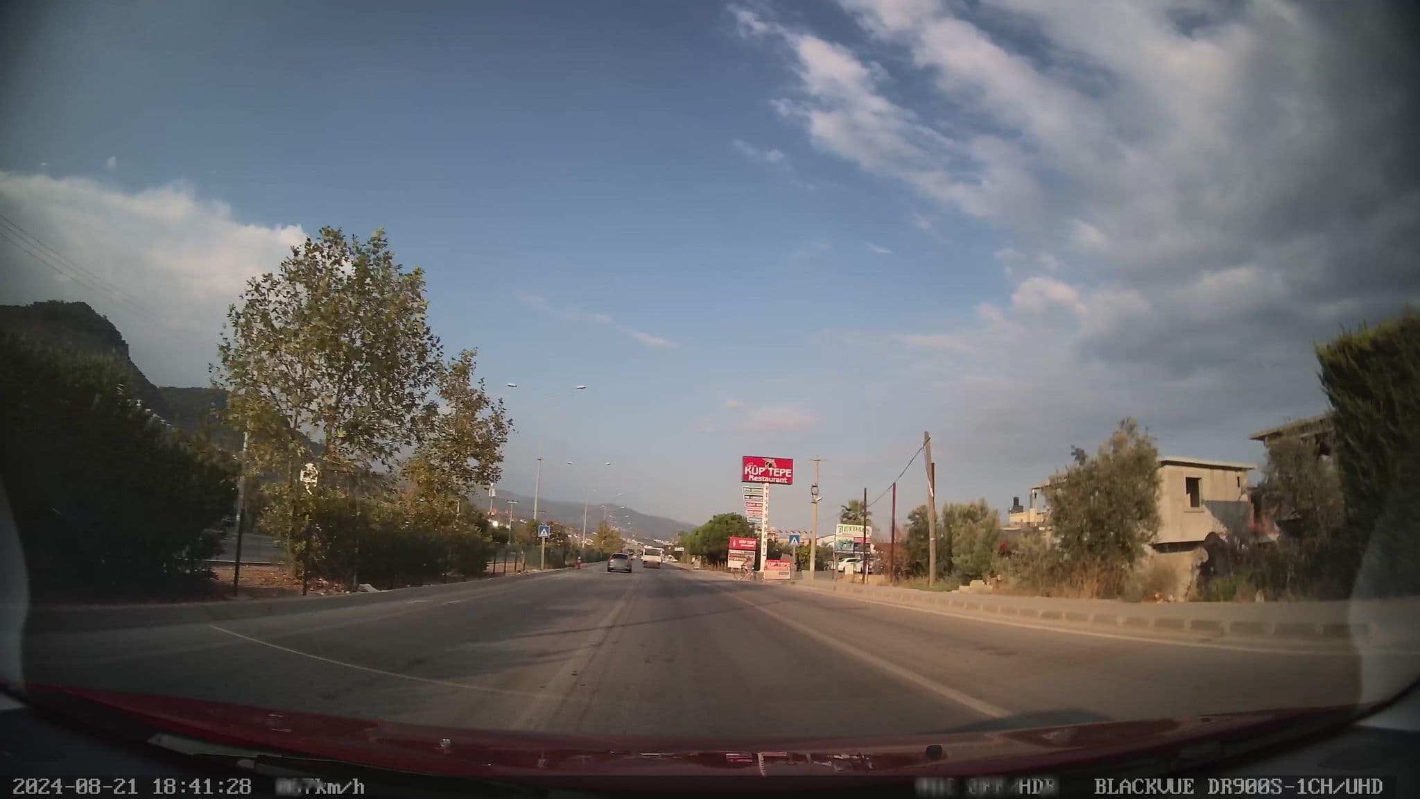 Street view near Arslanlar Pansiyon, Altınoluk — © unen (CC BY-SA · Mapillary)