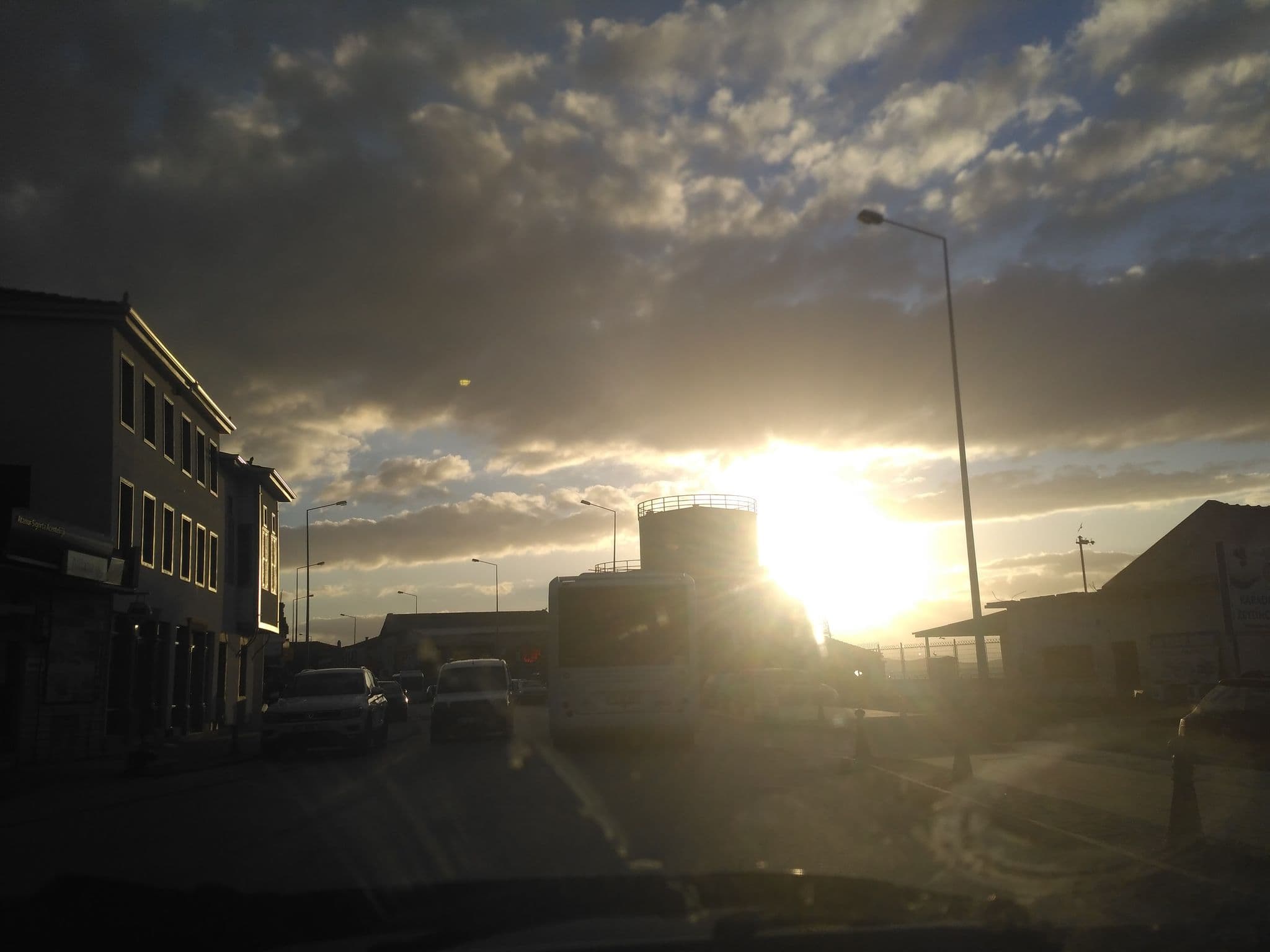 Street view near Ferahievler, Ayvalık — © uzungo (CC BY-SA · Mapillary)
