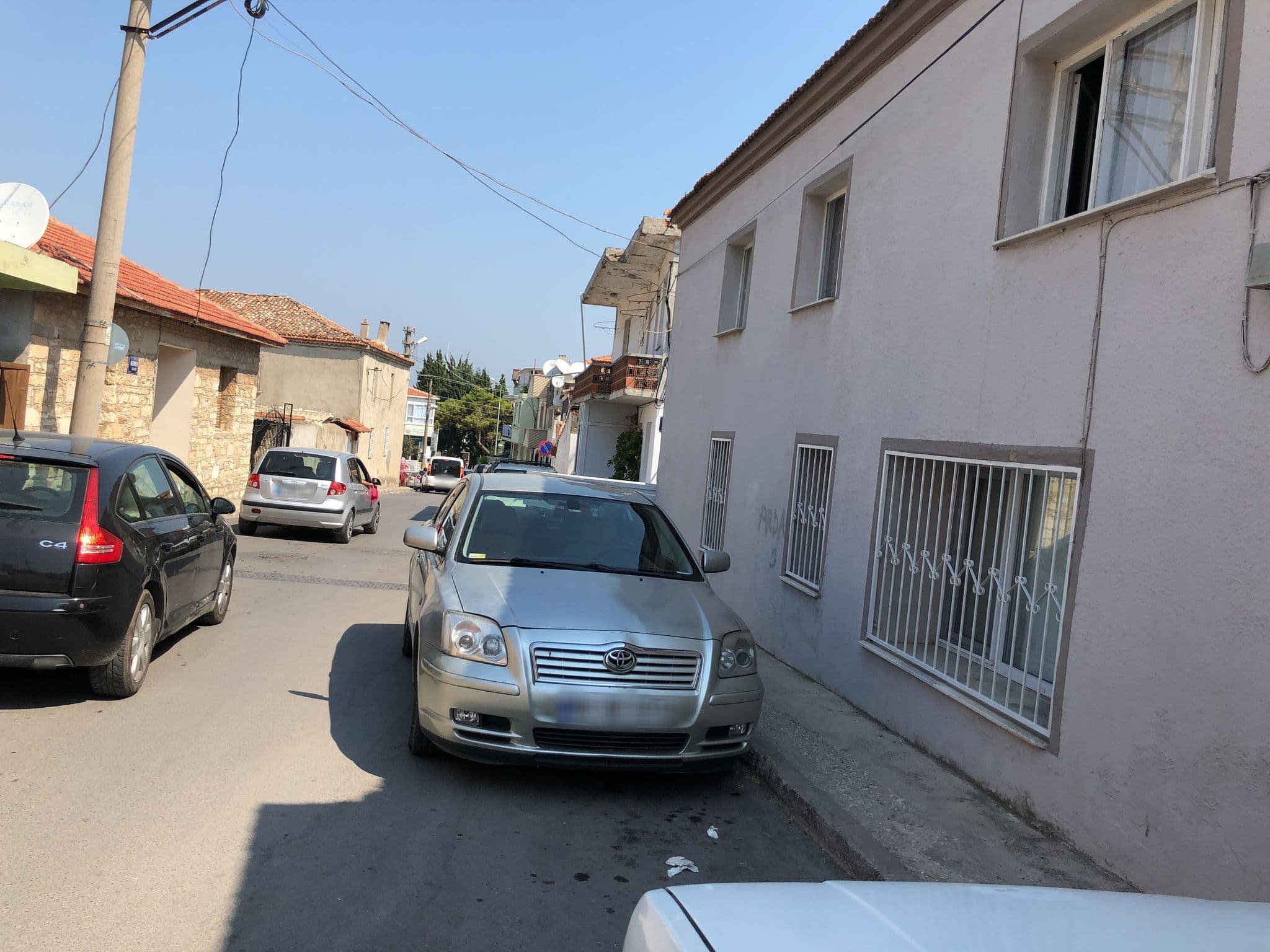 Street view near Mitera 1905, Urla — © berkakbulbul (CC BY-SA · Mapillary)