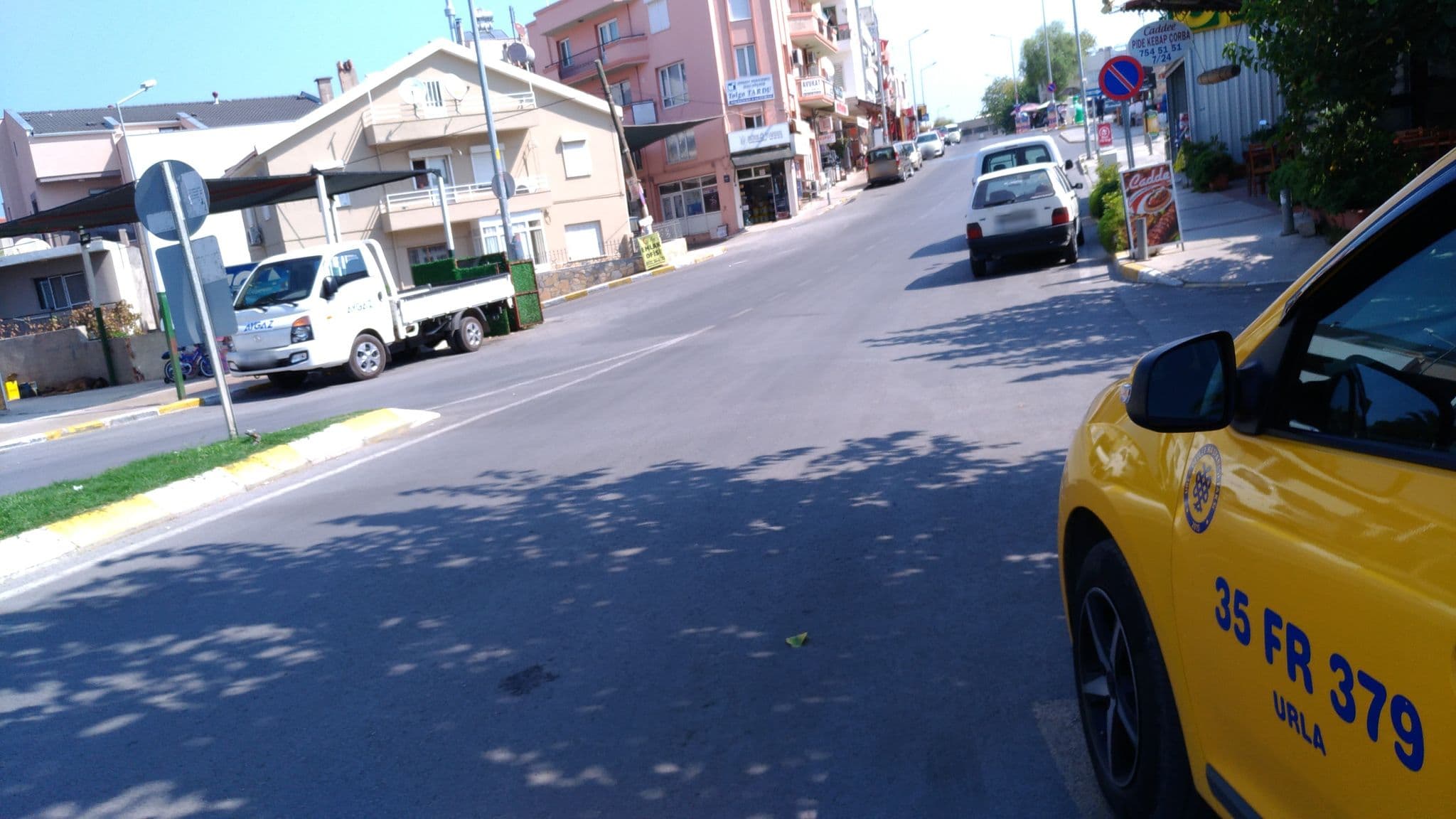 Street view near Almyra,Karfas,Greece, Urla — © iammcodder (CC BY-SA · Mapillary)