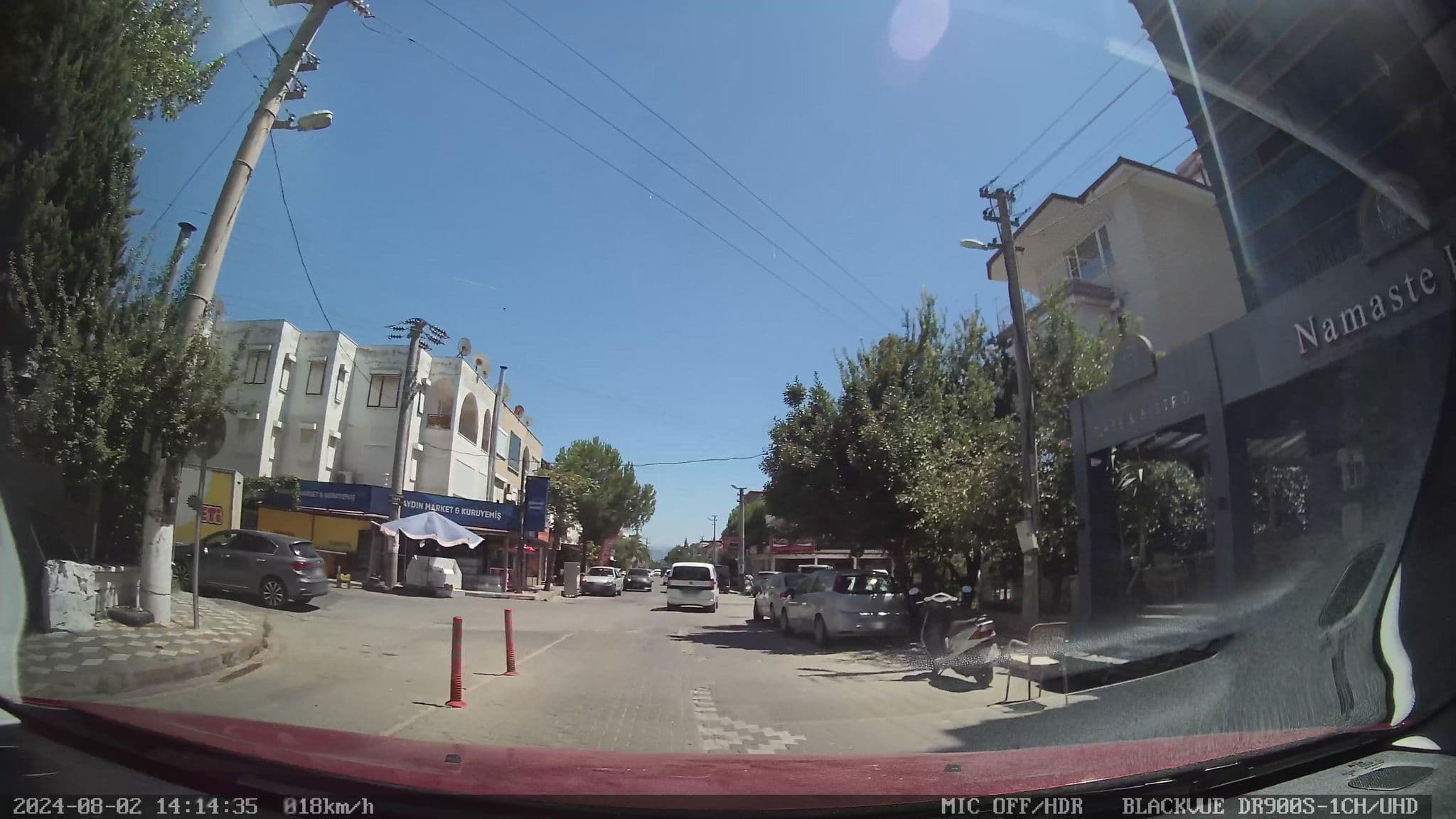 Street view near Namaste Hotel, Edremit — © unen (CC BY-SA · Mapillary)