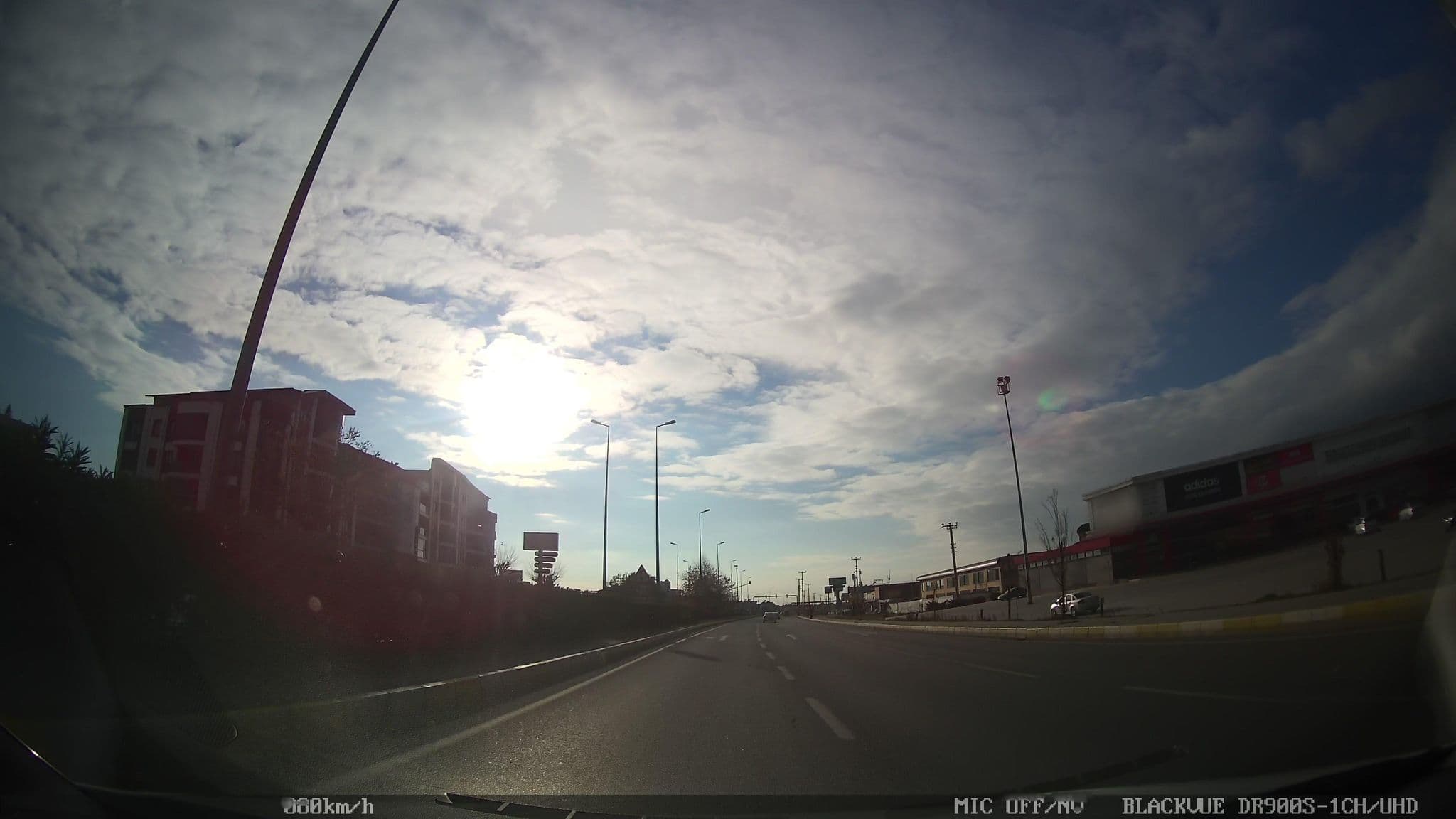 Street view near 10 kt 438, Edremit — © asturksever (CC BY-SA · Mapillary)