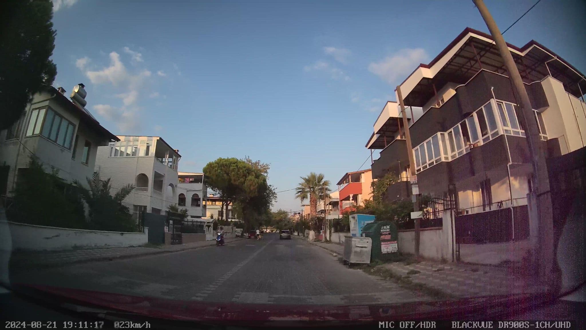 Street view near Set Motel - Pansiyon 2, Edremit — © unen (CC BY-SA · Mapillary)