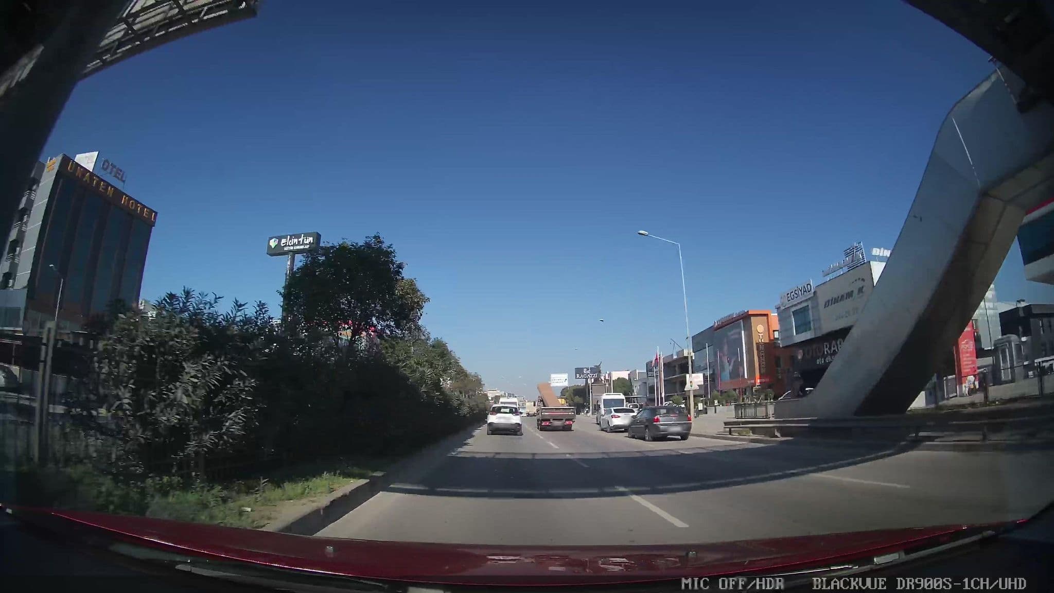 Street view near İzmir Hakcan Otel, Karabağlar — © unen (CC BY-SA · Mapillary)