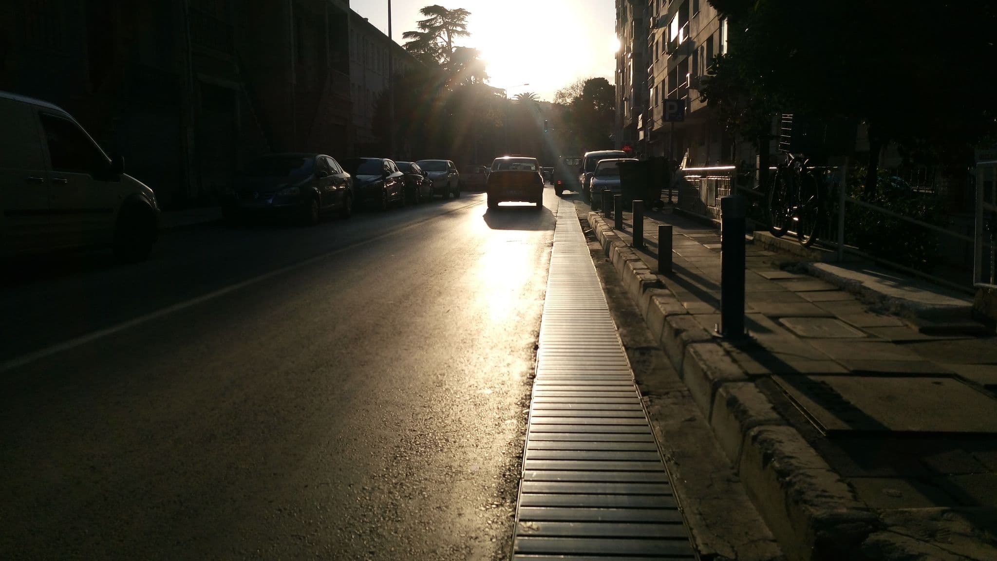 Street view near Hemdem Konak Butik Otel, Konak — © gogi (CC BY-SA · Mapillary)