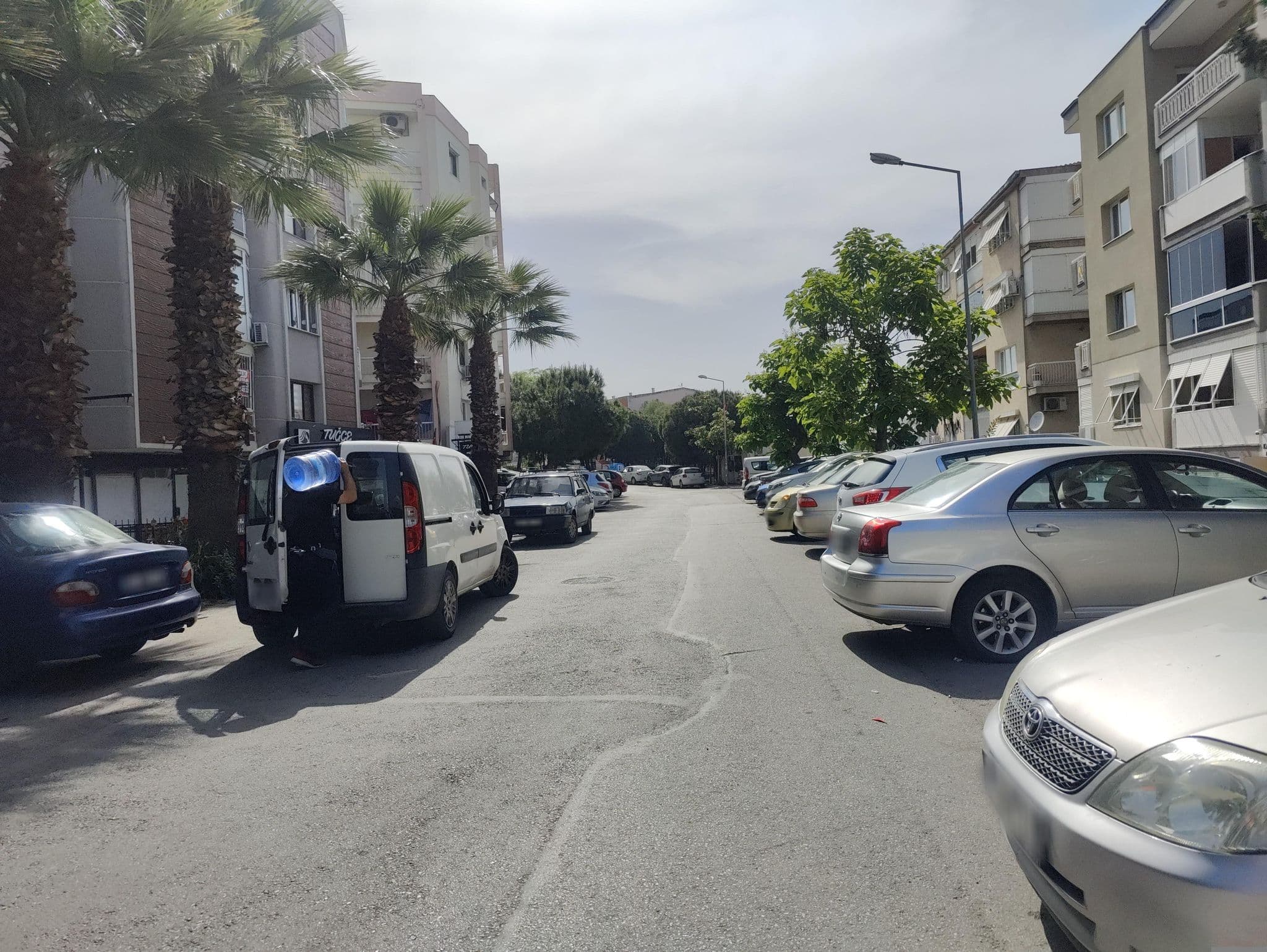 Street view near elexsus hotel&spa&casino, Konak — © unen (CC BY-SA · Mapillary)