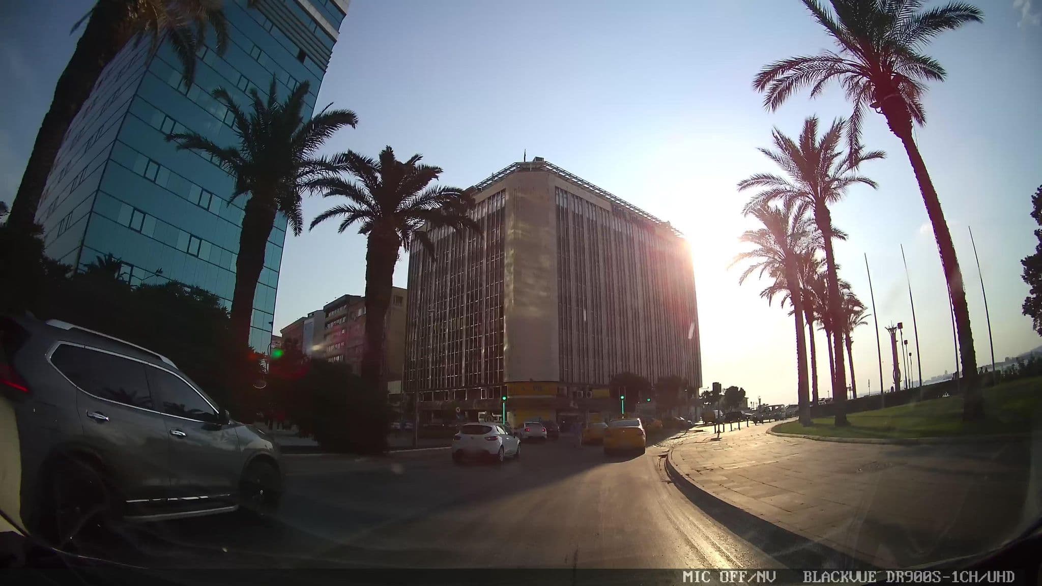 Street view near EN HOTEL, İzmir — © asturksever (CC BY-SA · Mapillary)