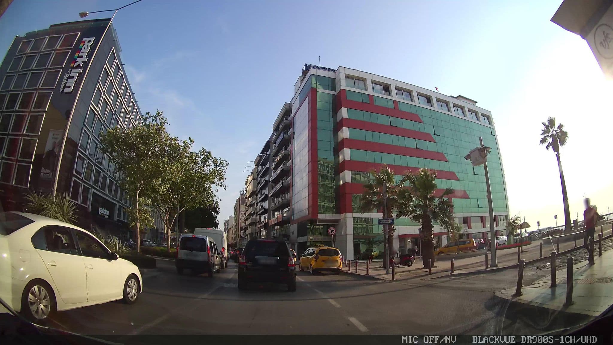 Street view near Konak Otel Pasaport, İzmir — © asturksever (CC BY-SA · Mapillary)