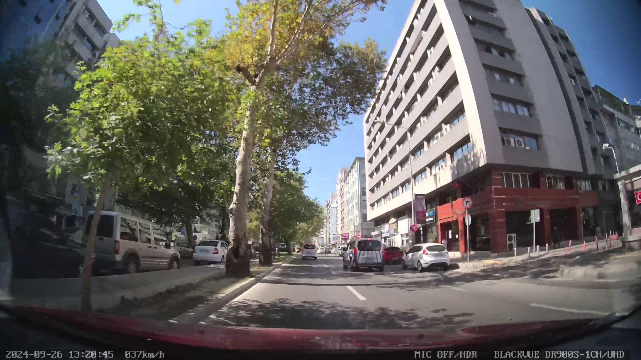 Street view near ömerim Hotel, İzmir — © unen (CC BY-SA · Mapillary)