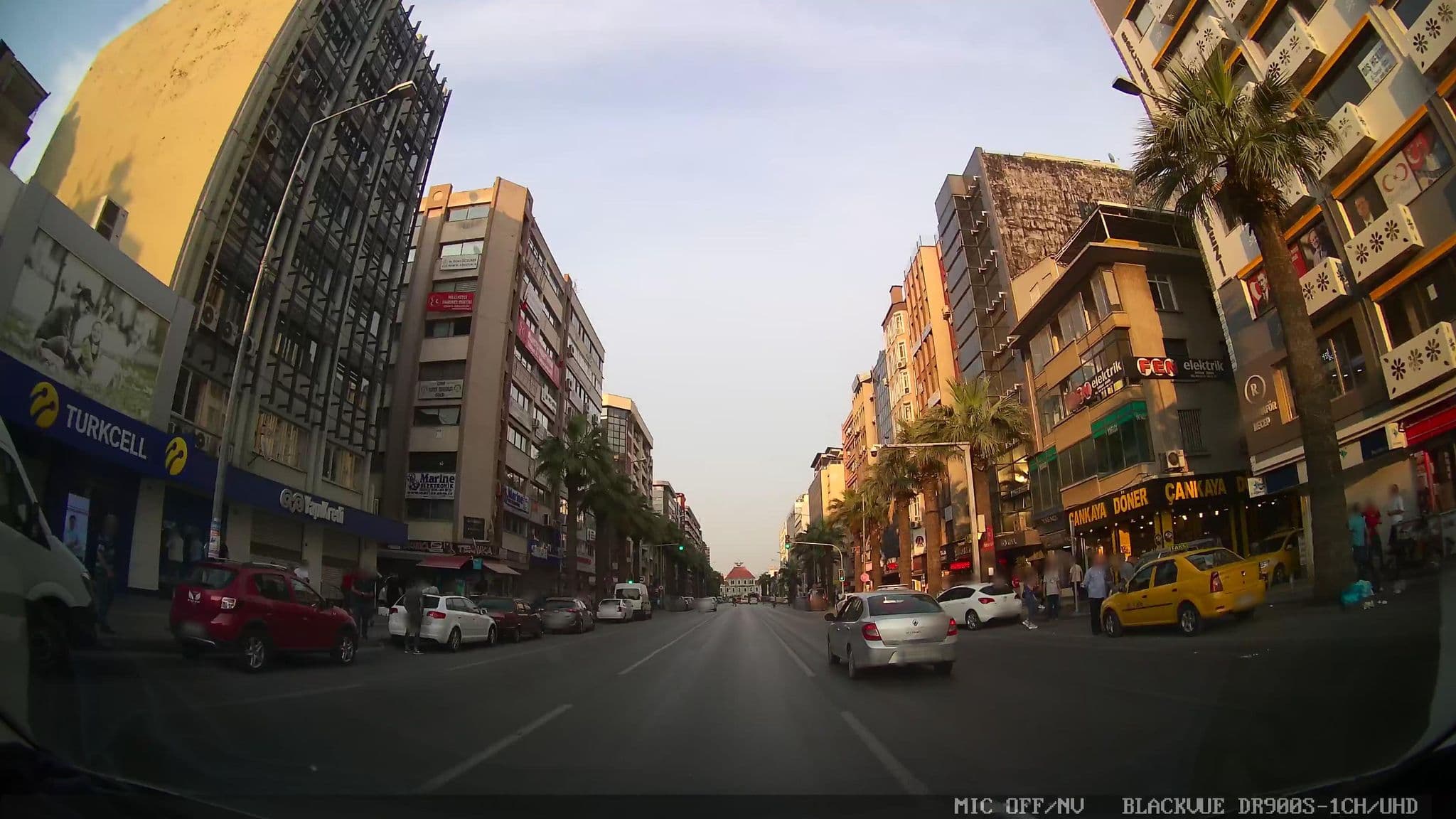 Street view near Otel Erk, İzmir — © asturksever (CC BY-SA · Mapillary)