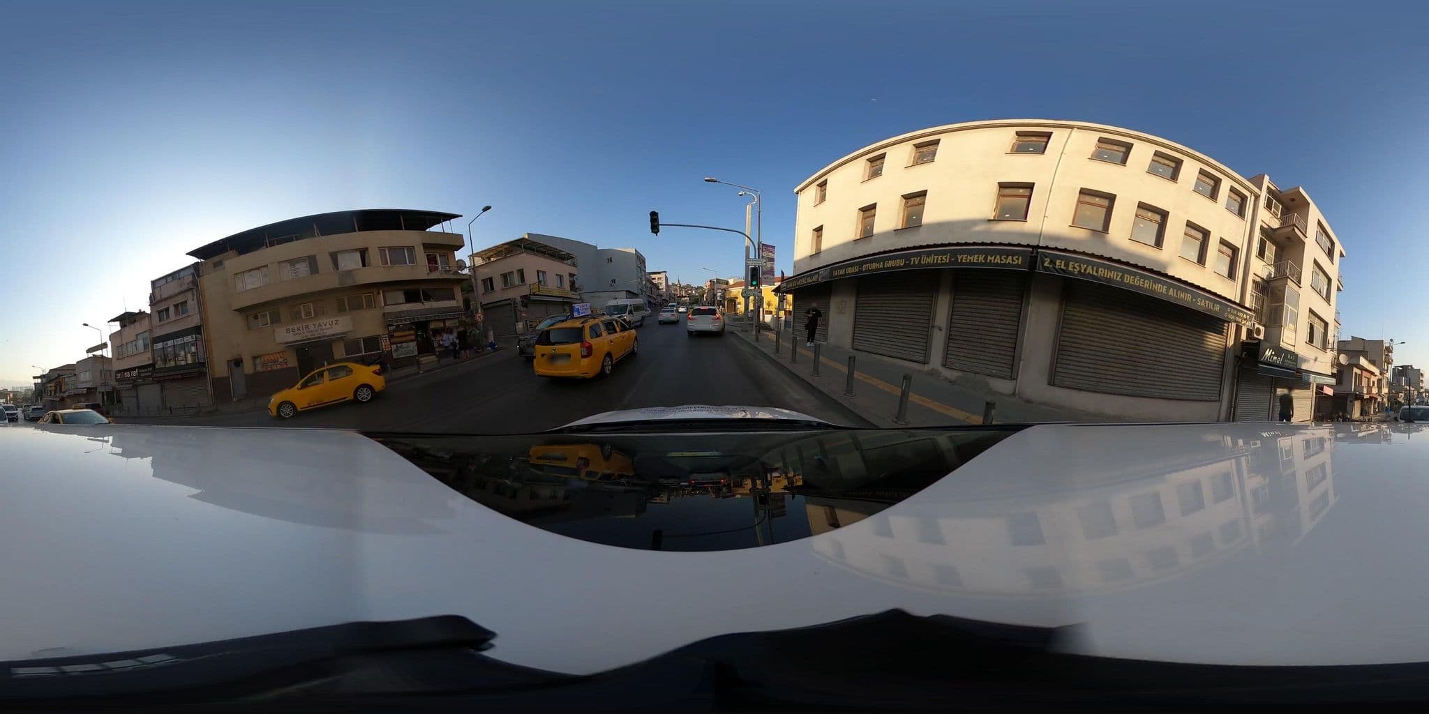 Street view near Agora Konak Saray Otel, İzmir — © argeyenilik (CC BY-SA · Mapillary)