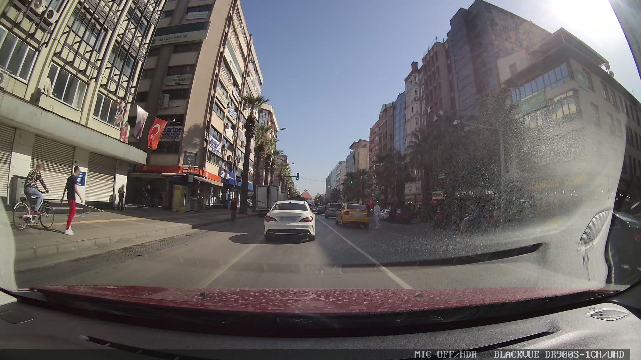 Street view near Ali Bey Otel, İzmir — © unen (CC BY-SA · Mapillary)