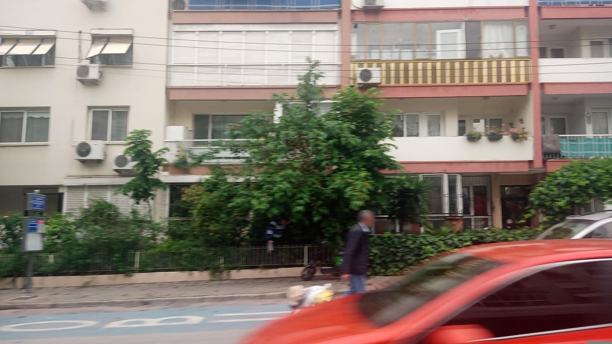 Street view near Şür Recidanse, Karşıyaka — © boracasli (CC BY-SA · Mapillary)